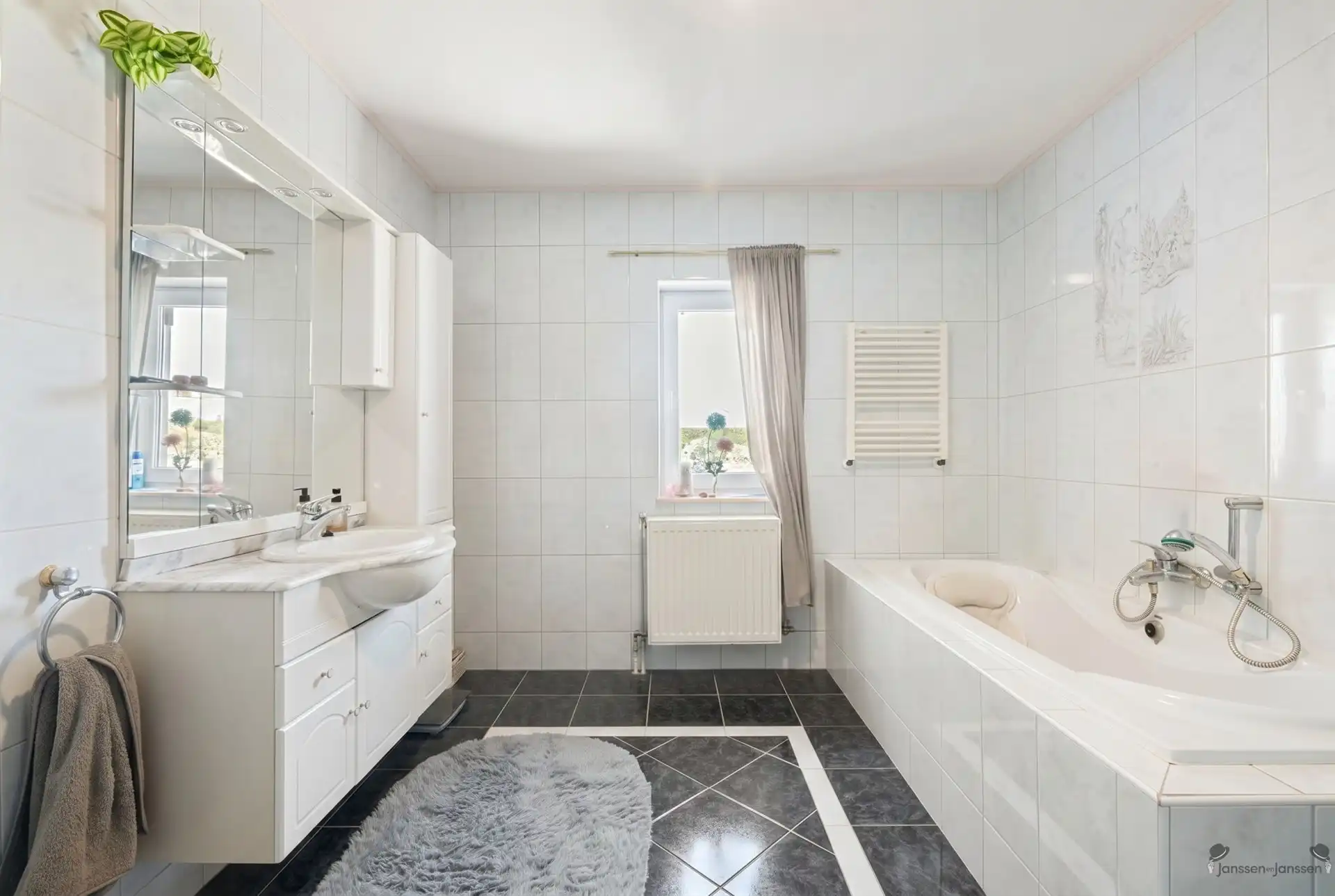 Instapklare gelijkvloerse Spaanse villa op een uitzonderlijk rustige locatie foto 12