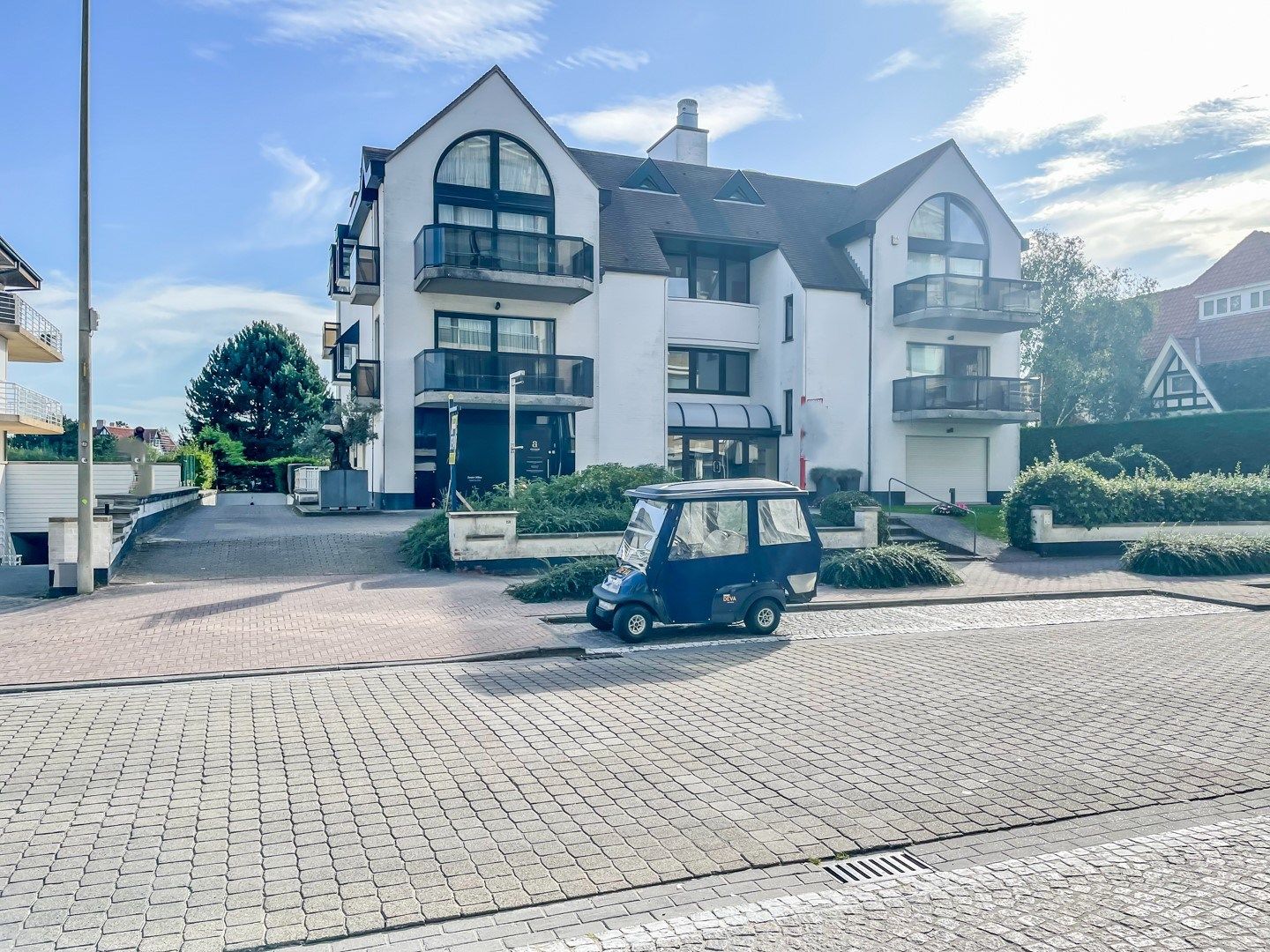 Gemakkelijk toegankelijke garagebox gelegen op de Kustlaan, vlak aan de minigolf. foto 1