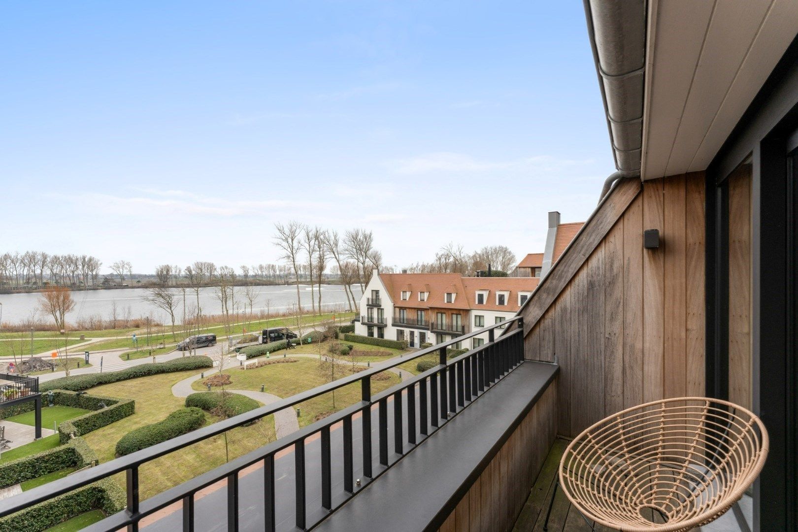 Penthouse met frontaal meerzicht te Duinenwater foto 4