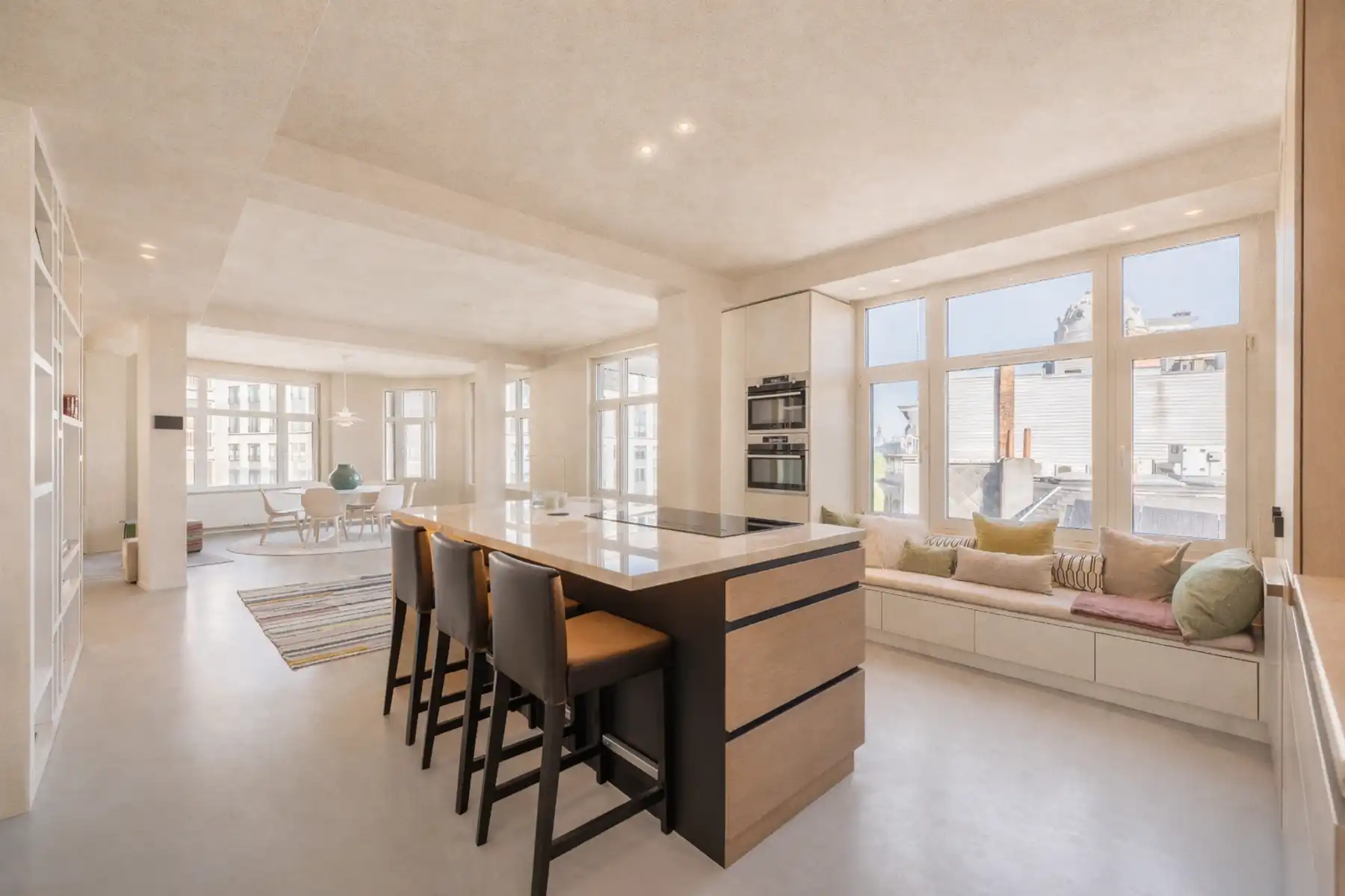 Luxueus gerenoveerd appartement in befaamde Meirbuilding foto 2