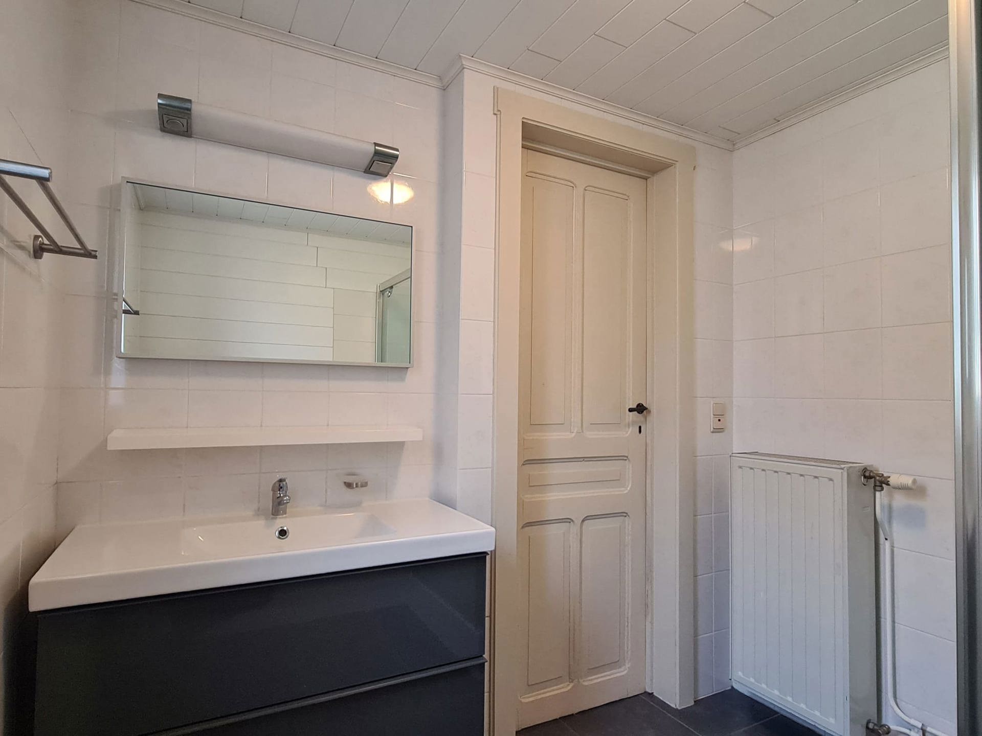 Statige woning met loodsen te Millen foto 10