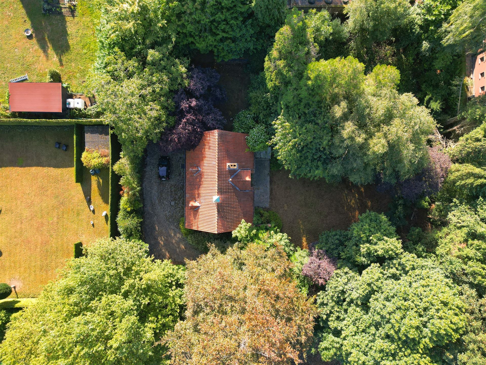 Villa met potentieel in groene oase foto 2