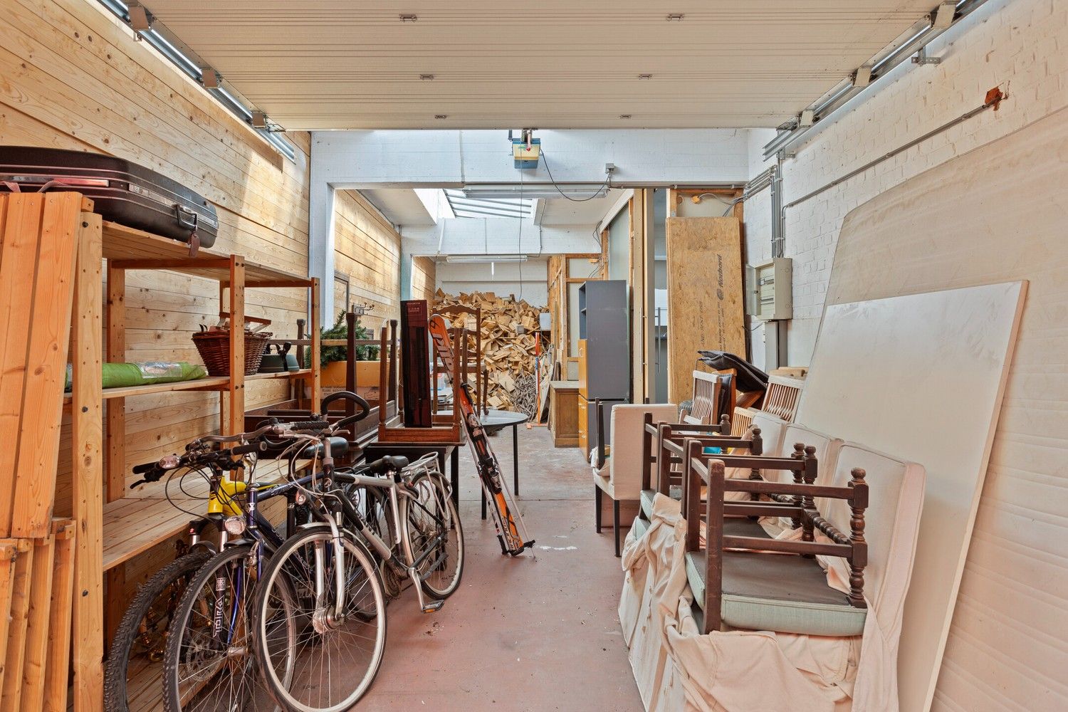 Ruime gezinswoning met achterliggend magazijn en garages te Mortsel foto 49