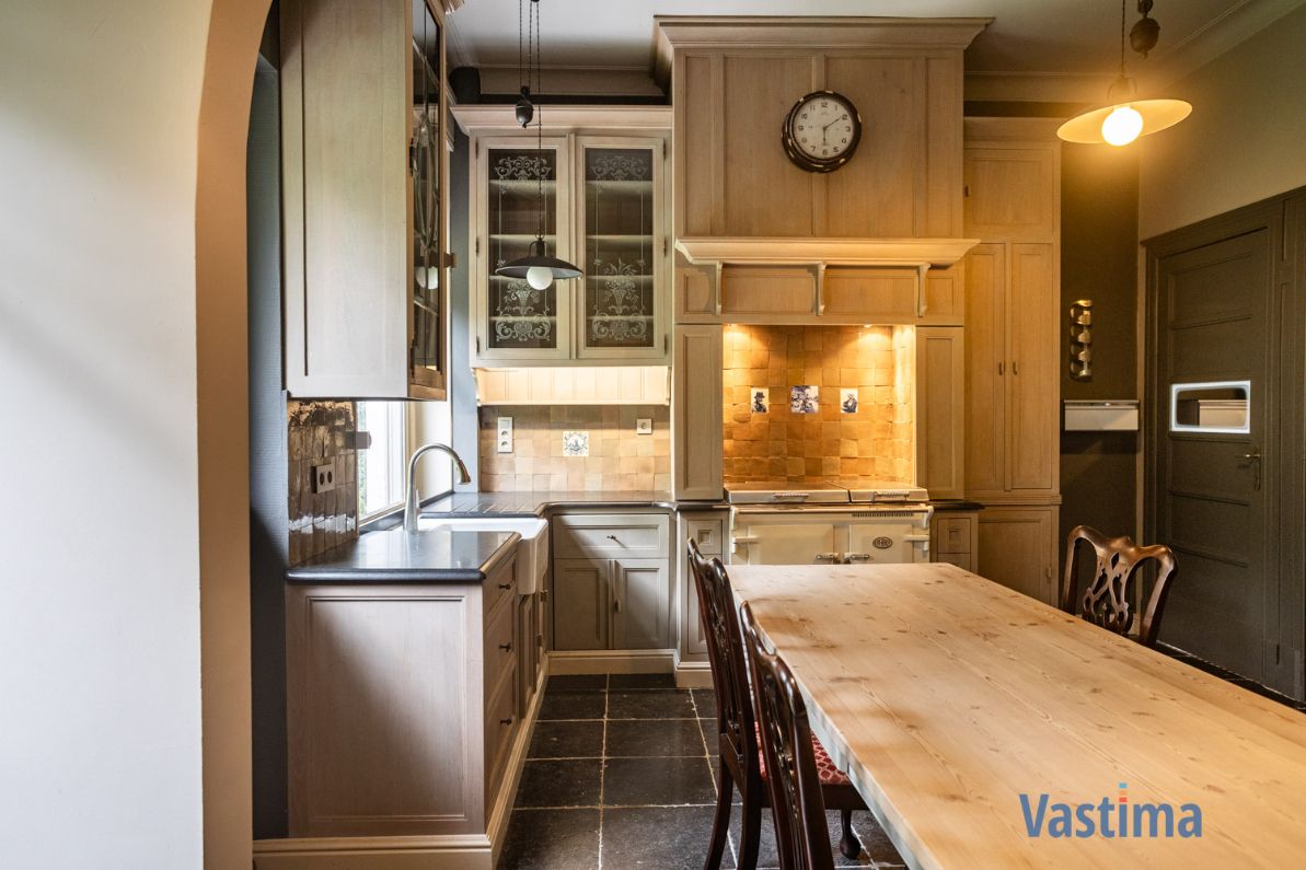 Karaktervolle villa met authentieke charme in een groene setting foto 15