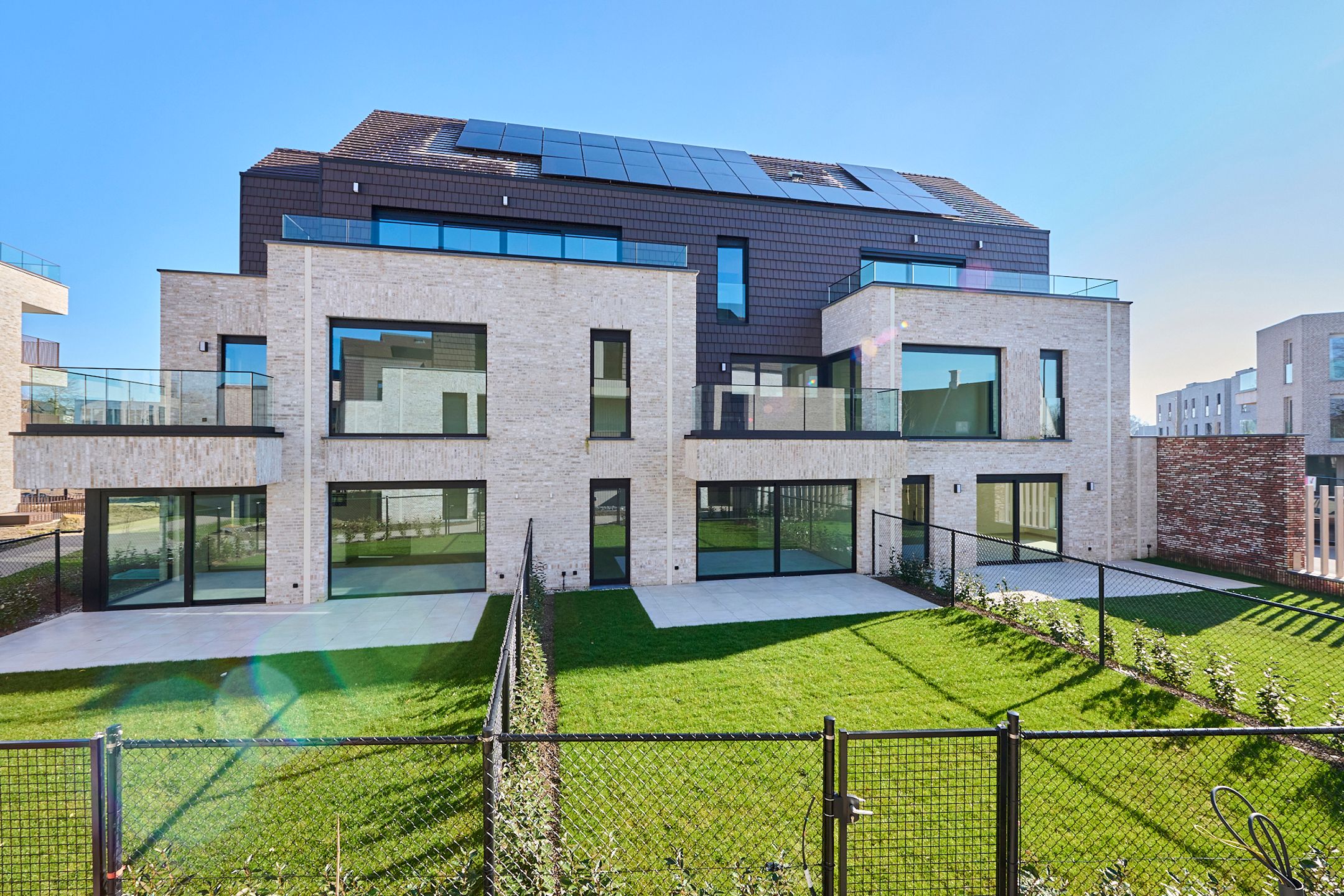 Gelijkvloers nieuwbouwappartement + privé tuintje foto 9