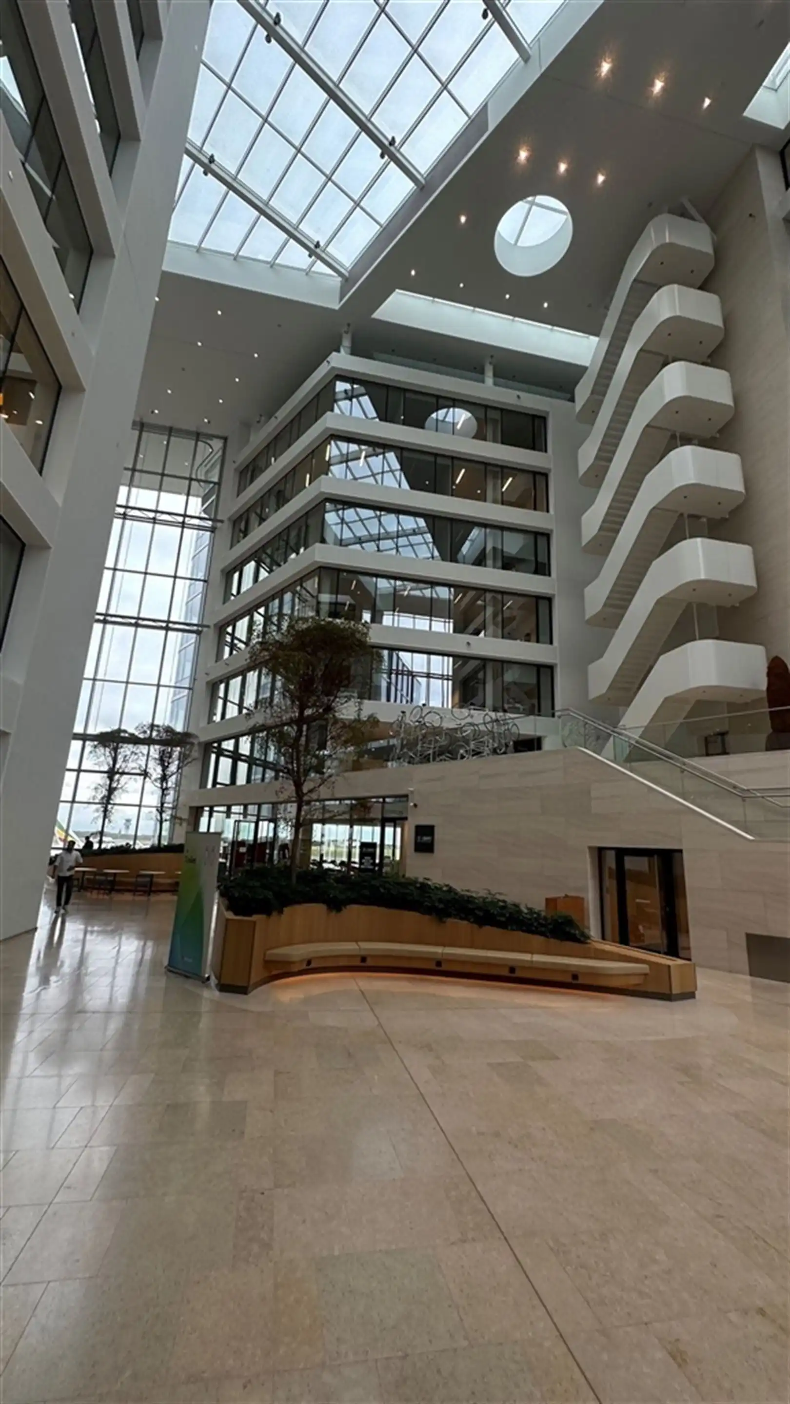 PASSPORT: kantoren te huur vanaf 930m² foto 2