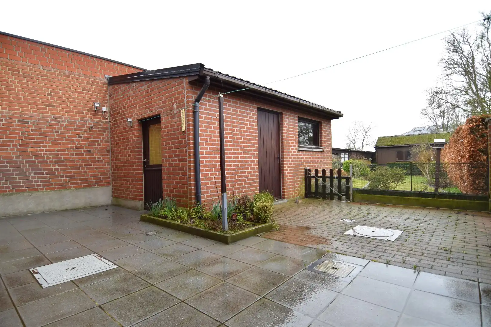 Woning op hoekperceel met 3 slaapkamers, garage en zalige tuin te koop in Gullegem foto 10