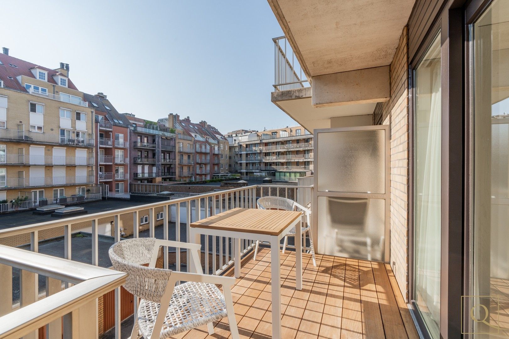 Prachtig gerenoveerd appartement genietend van zijdelings zeezicht, gelegen nabij de Kustlaan en de zee. foto 19