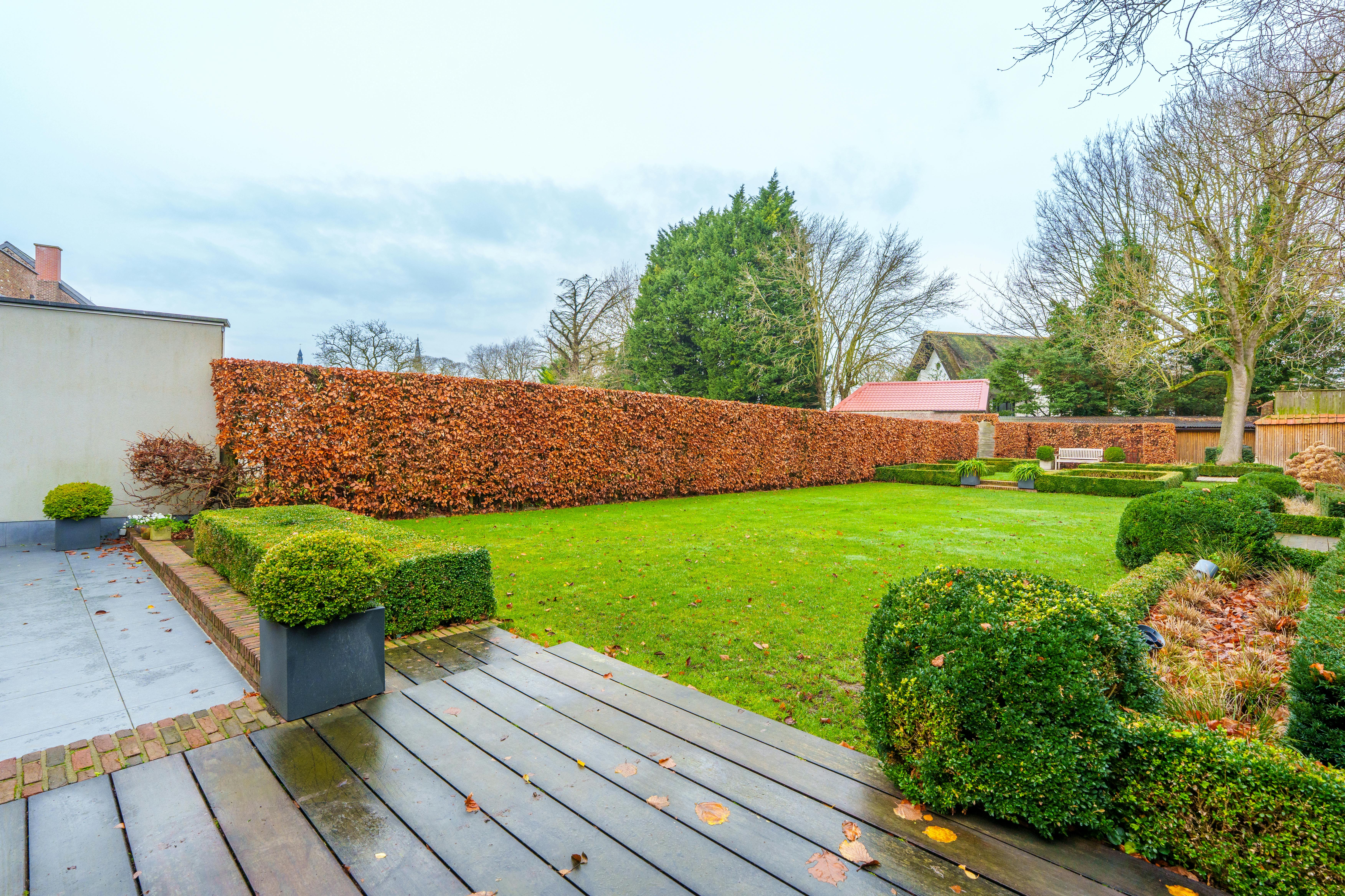 Magnifiek herenhuis te koop op 100m van de Menenpoort in Ieper foto 23