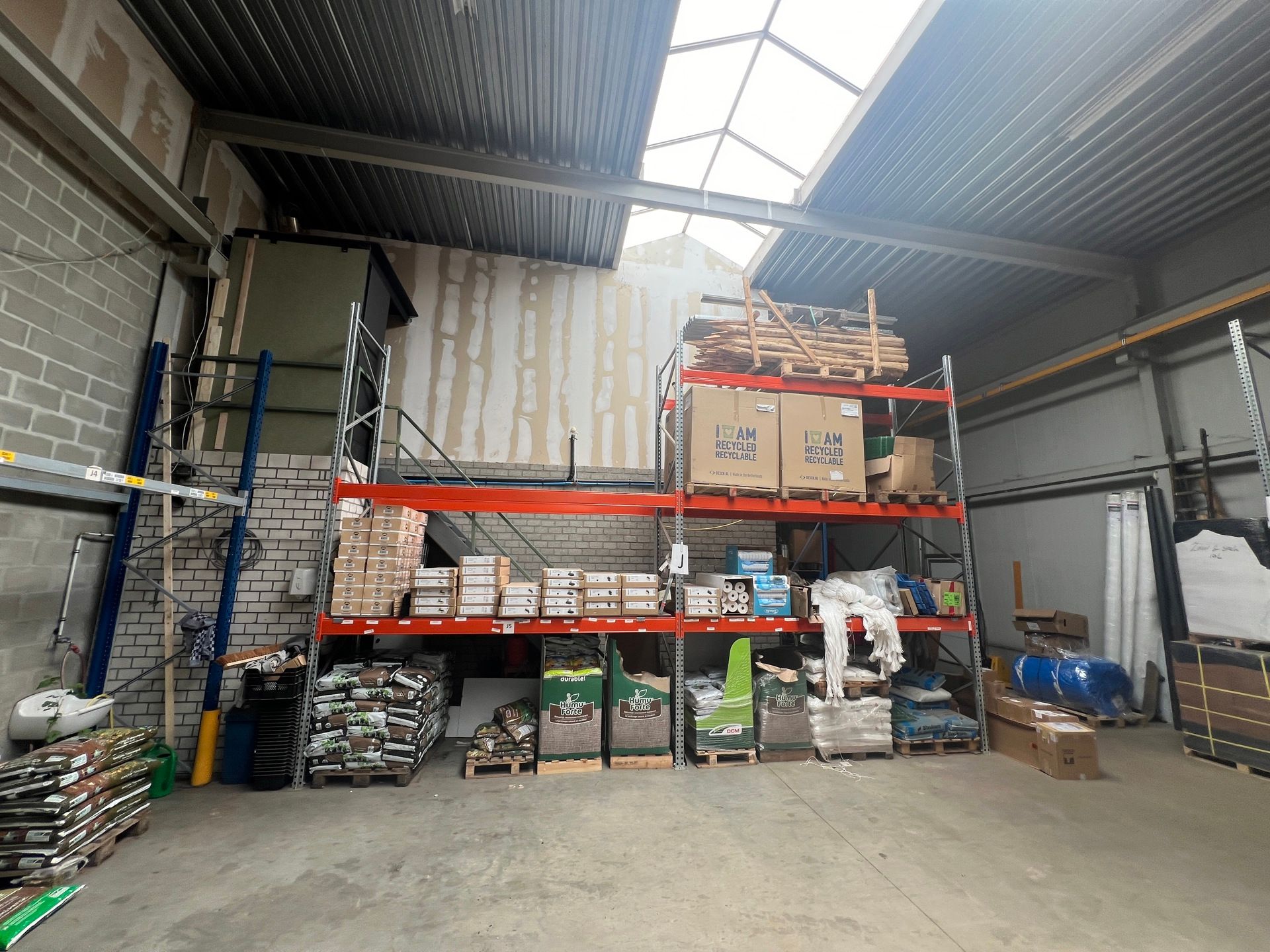 MULTI - FUNCTIONEEL BEDRIJFSGEBOUW foto 9