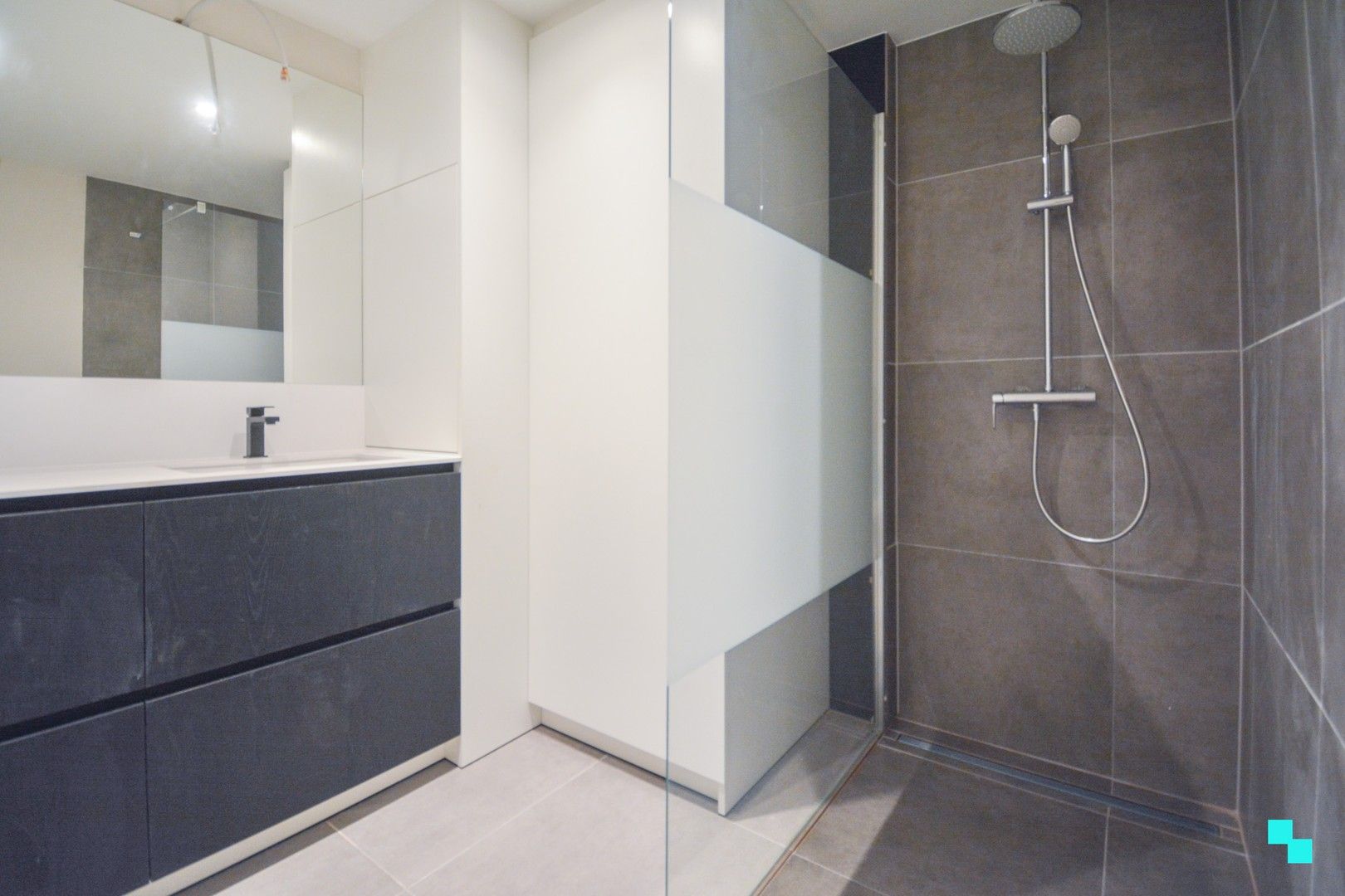 Nieuwbouwappartement te hartje Izegem foto 25
