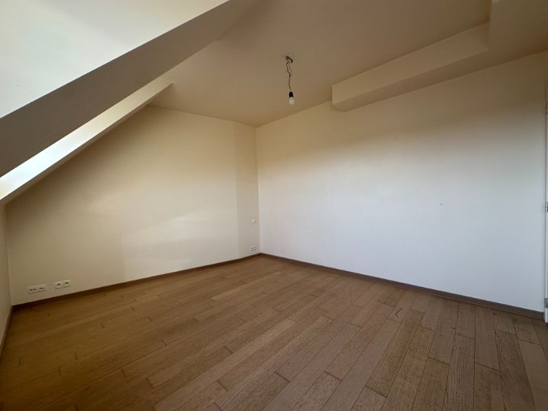 Ruim appartement inclusief kelderberging en garage! foto 11