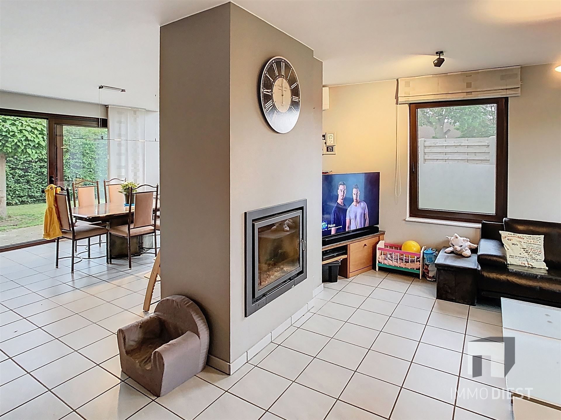 Ruime woning met 4 slaapkamers foto 4