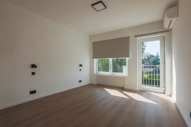 Residentieel gelegen, instapklaar appartement met 2 slaapkamers, terras, kelder en ruime Garage (energielabel B...) foto 6