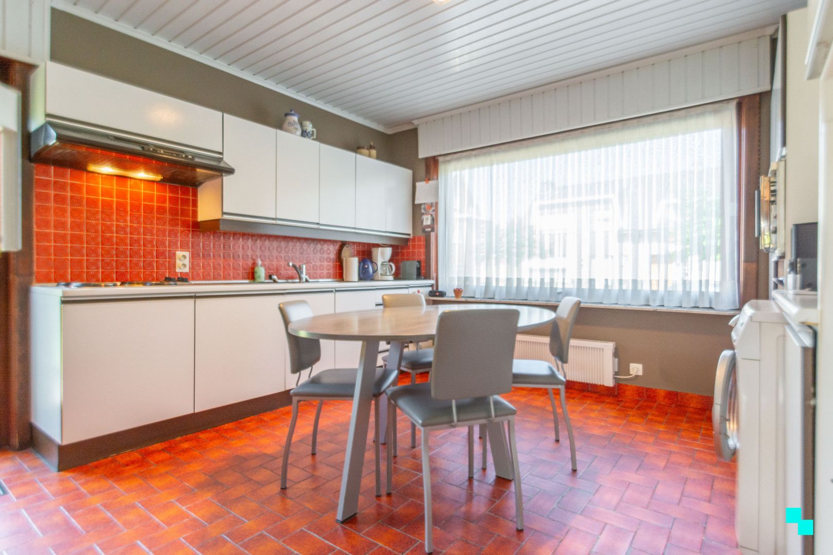 Op te frissen woonhuis met drie slaapkamers te Melle foto 8