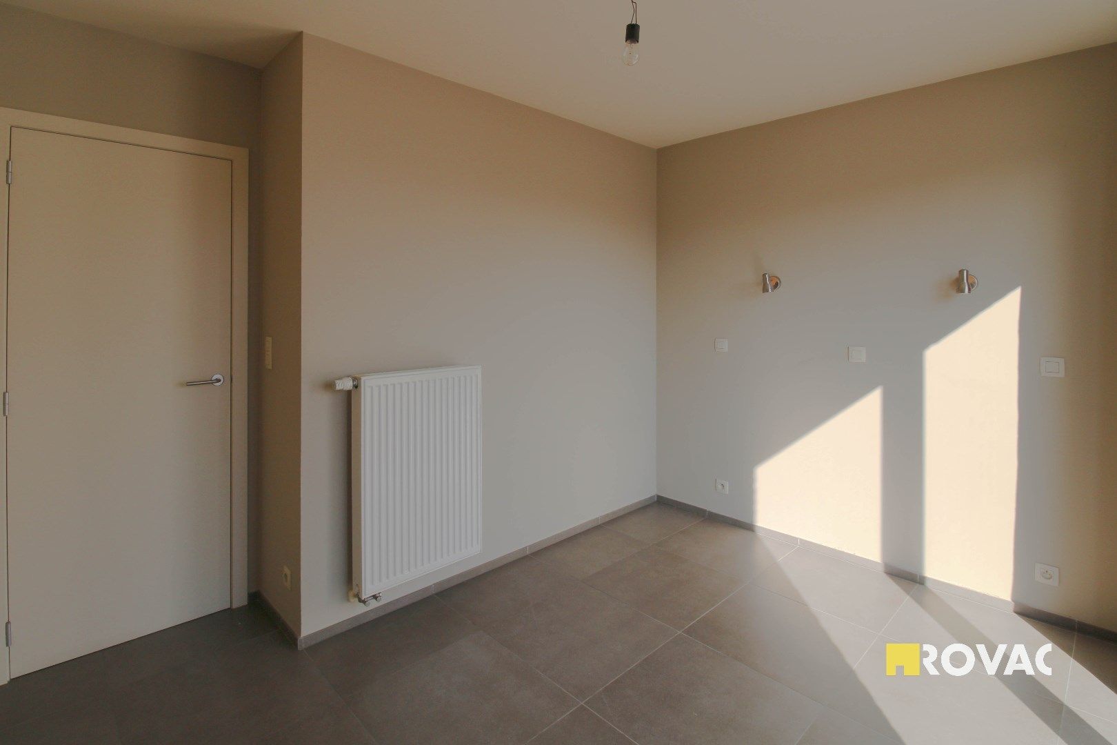 Centraal gelegen appartement op de 1ste verdieping met 2 grote terrassen! foto 16