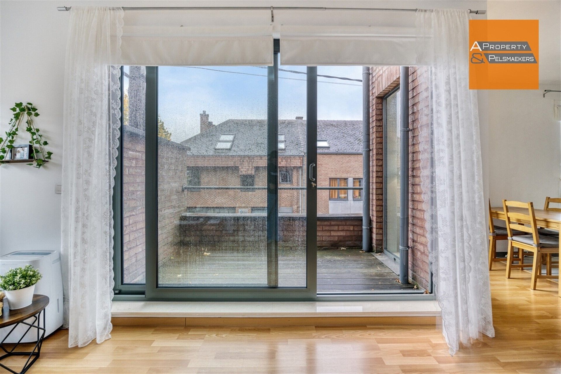 Duplex met 3 slaapkamers, terras en garagebox foto 3