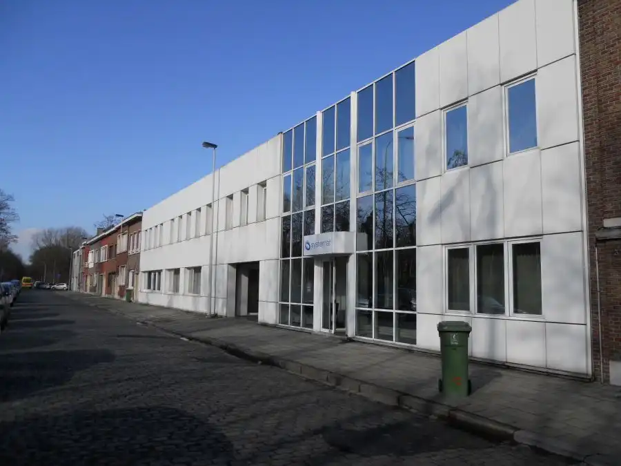 Spoorweglaan 33-35, 2610 Wilrijk foto {{pictureIndex}}
