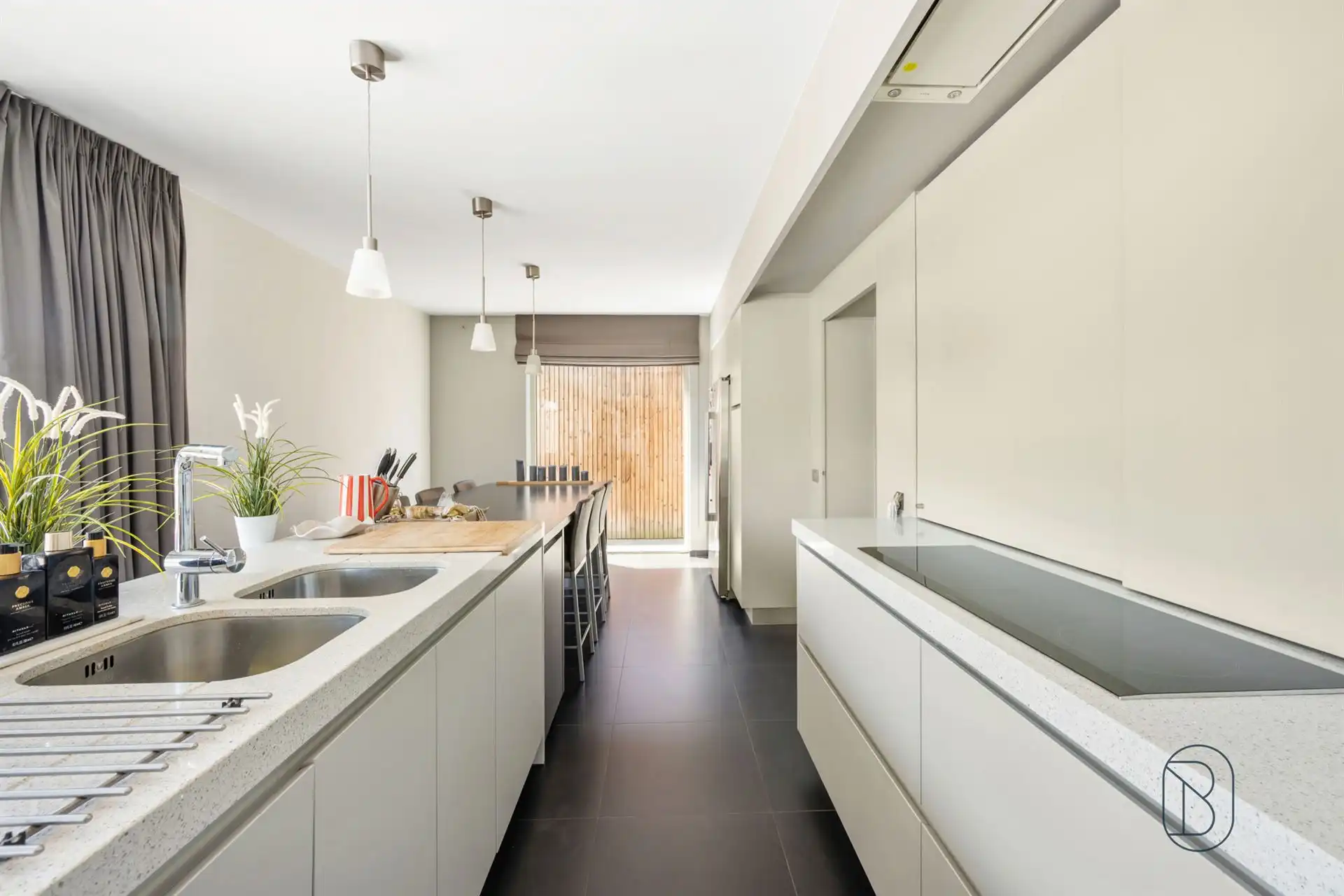 Grote energiezuinige villa met zwemvijver en mooie tuin foto 11