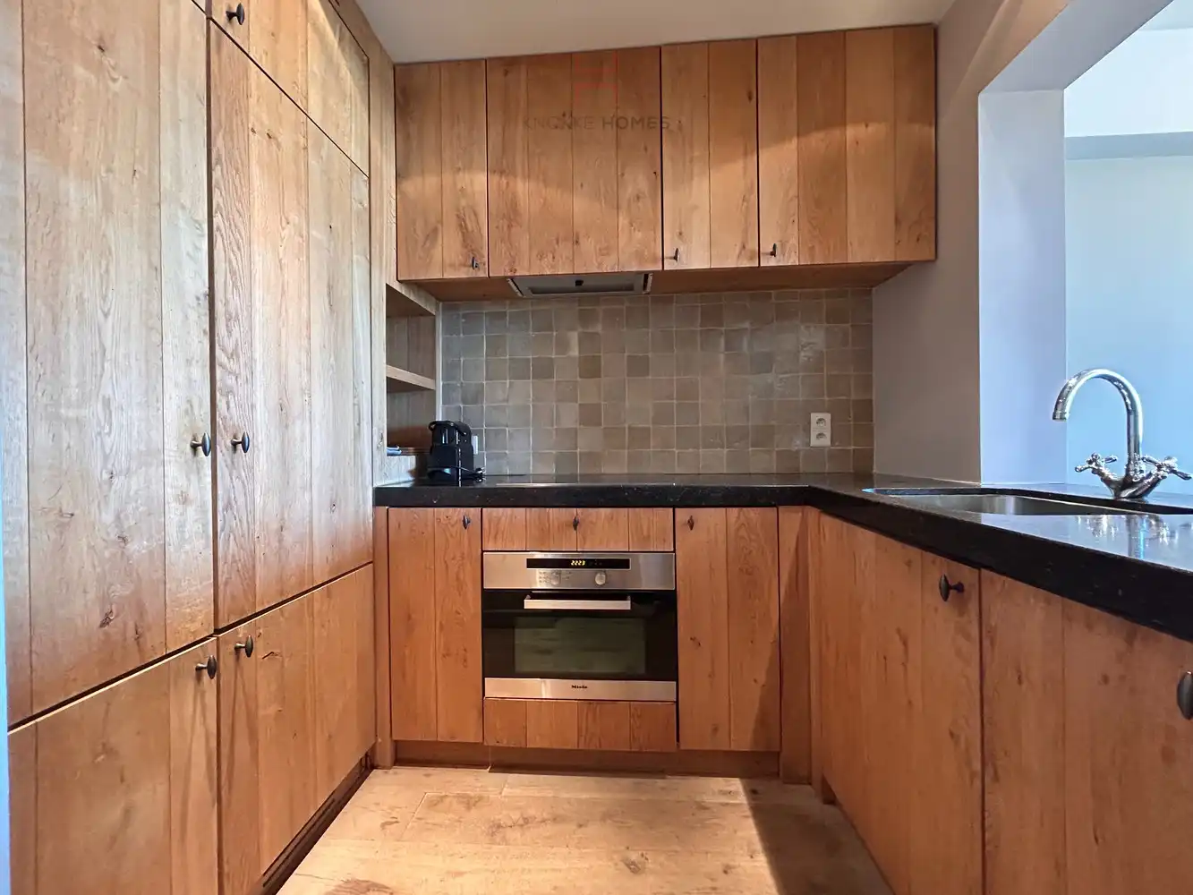 Ruim twee- slaapkamerappartement met frontaal zeezicht foto 3