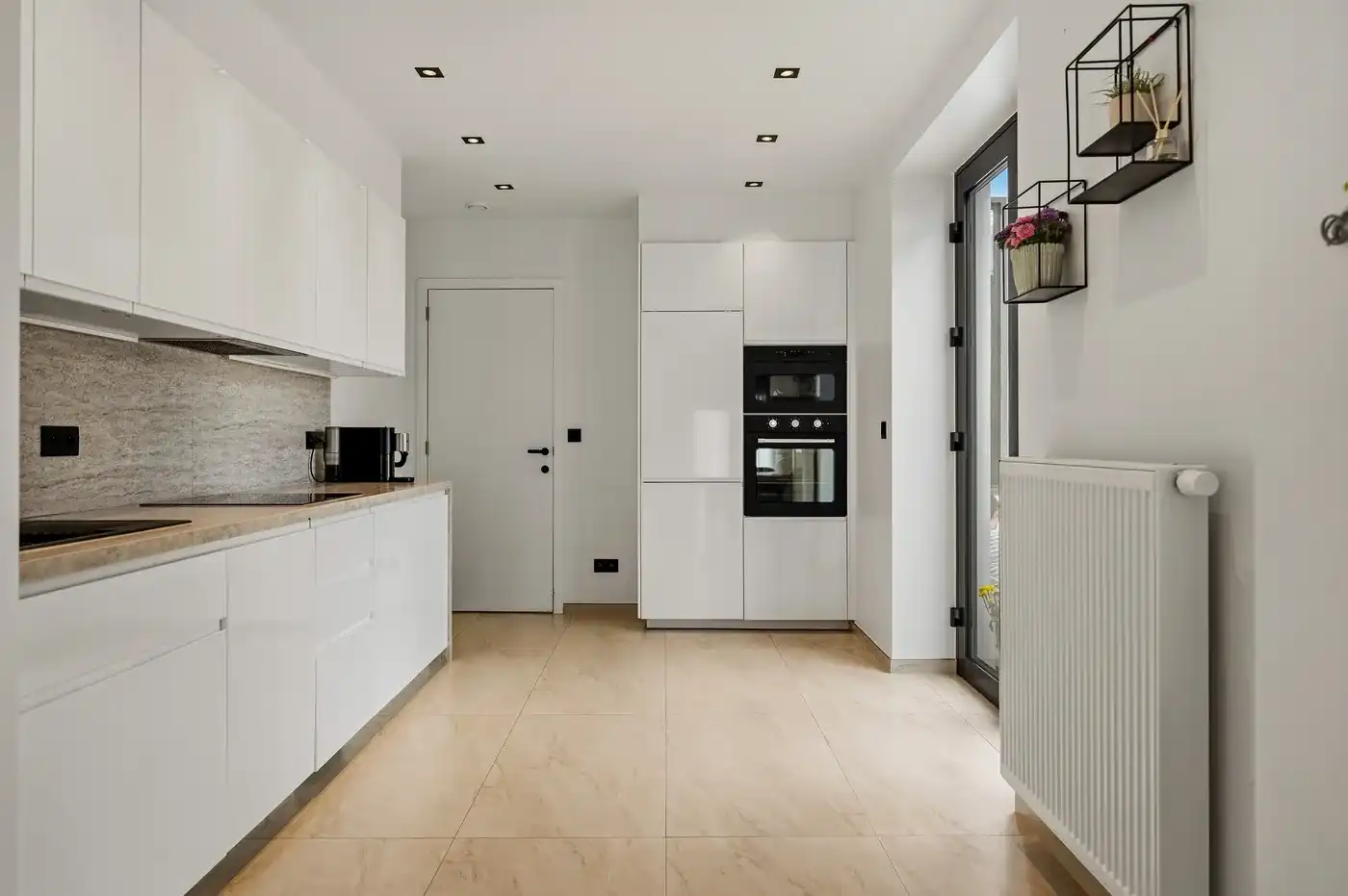 Modern gerenoveerde halfopen woning met 5 slaapkamers, tuin en garage in Tienen foto 7