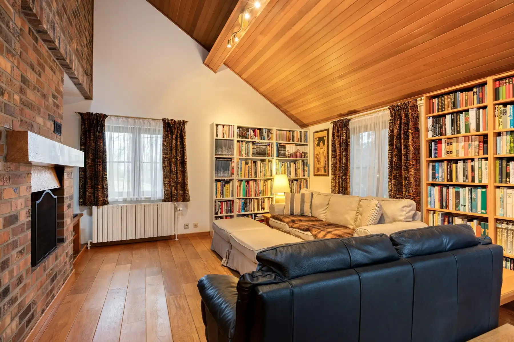 Cosy gezinswoning met 4 slaapkamers, garage en tuin - NATO op 10 min. foto 5