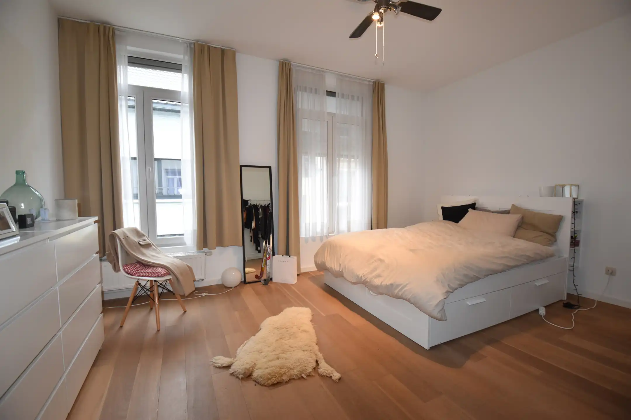 ANTWERPEN - CENTRUM  - Ruim drie slaapkamer appartement  foto 7