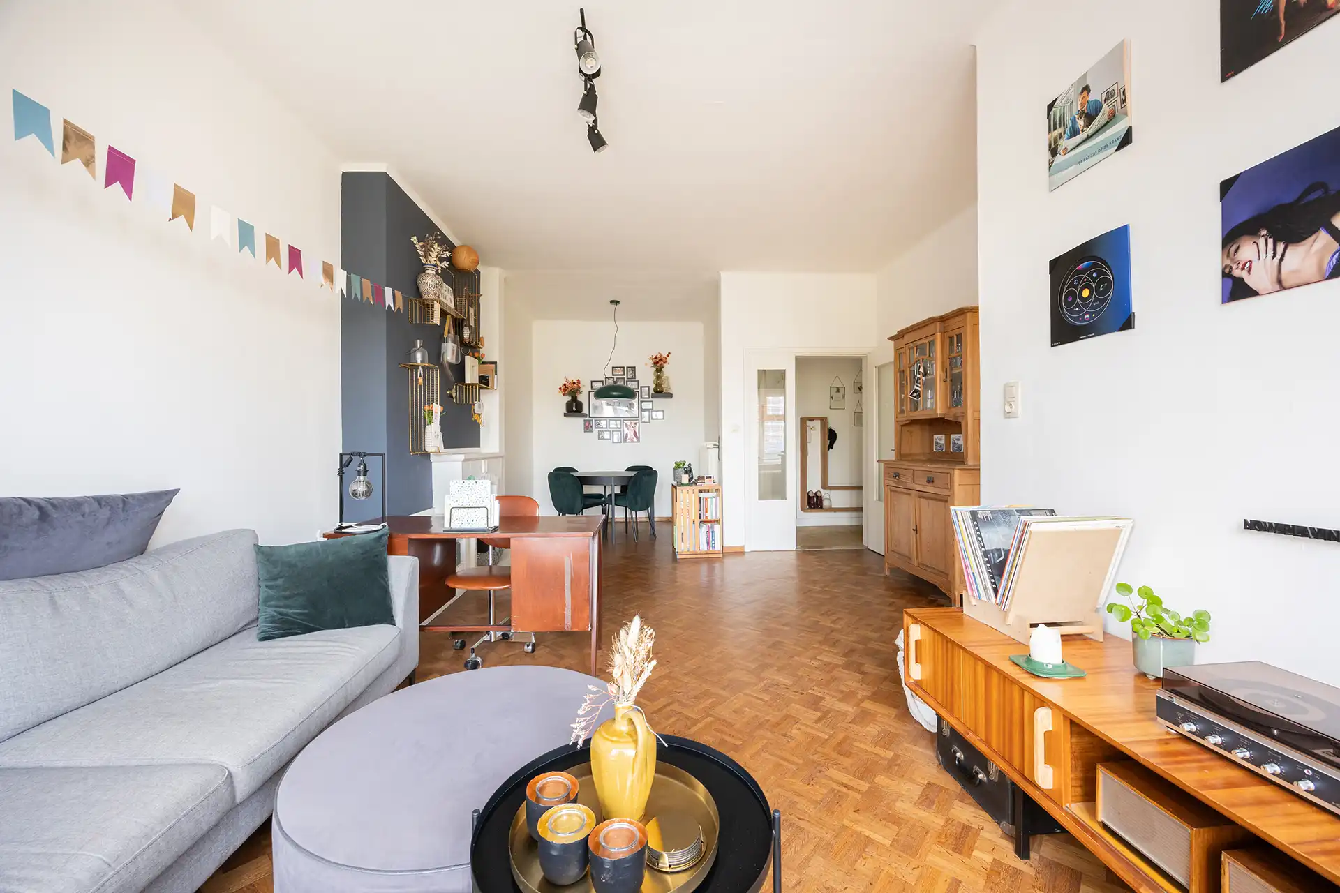 LICHTRIJK APPARTEMENT MET TERRAS IN CENTRUM MORTSEL foto 3