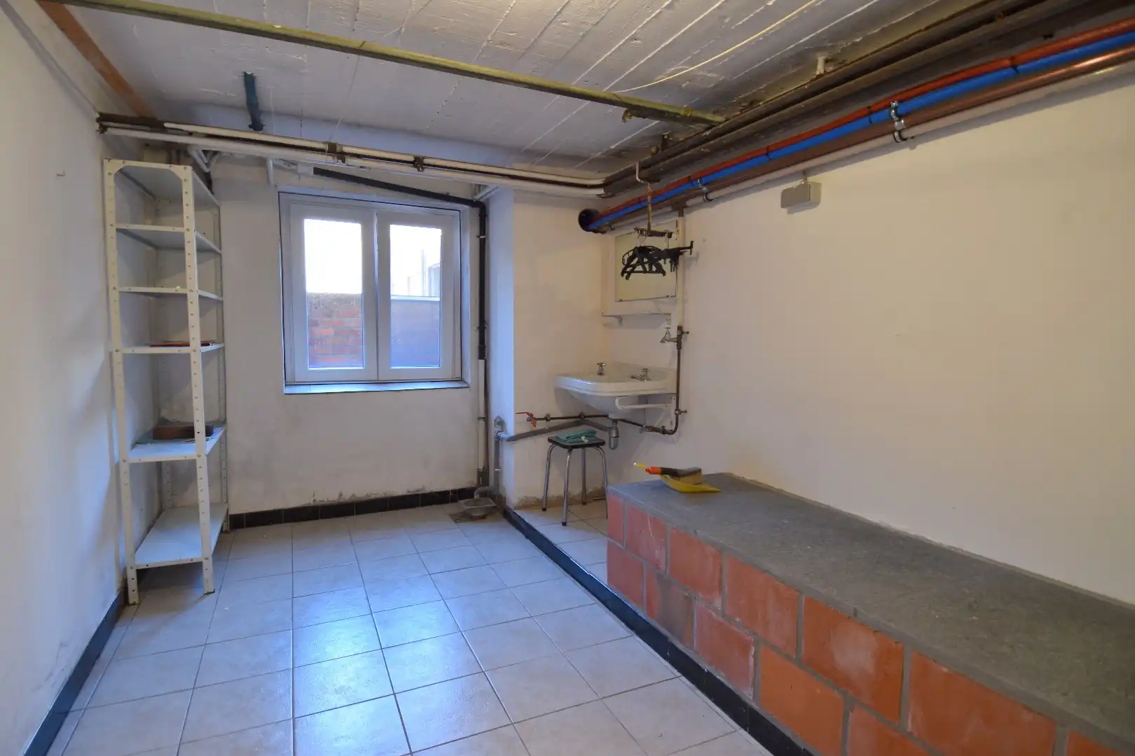 Ruim 3-slaapkamer appartement met garage in hartje Kortrijk foto 12