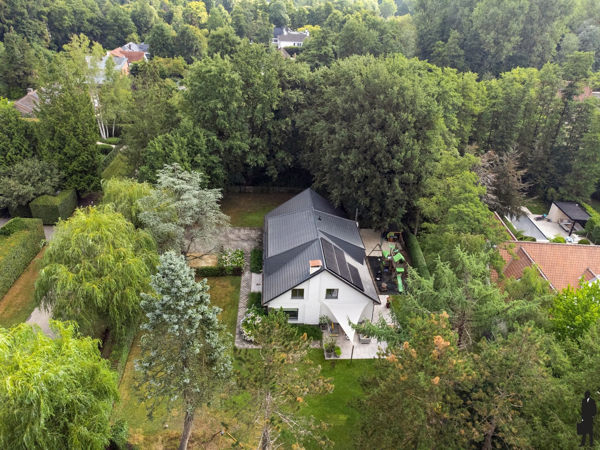 Stijlvolle gezinswoning op perceel van 2.165 m² in residentiële wijk Den Drijhoek foto 3