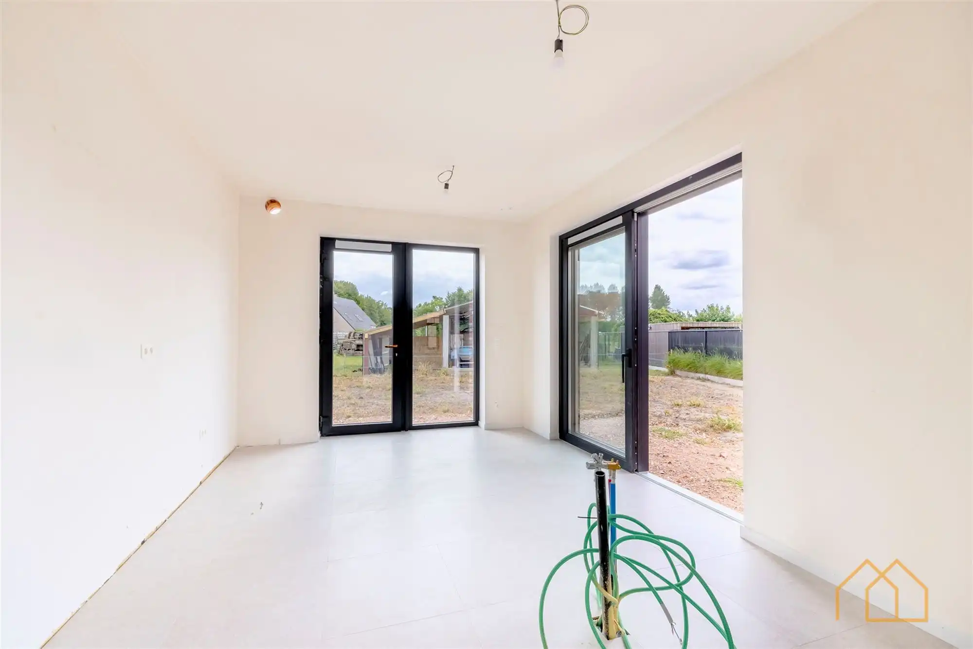 Nieuwbouw van 180m² met oprit en terras - 4slk mogelijk foto 7