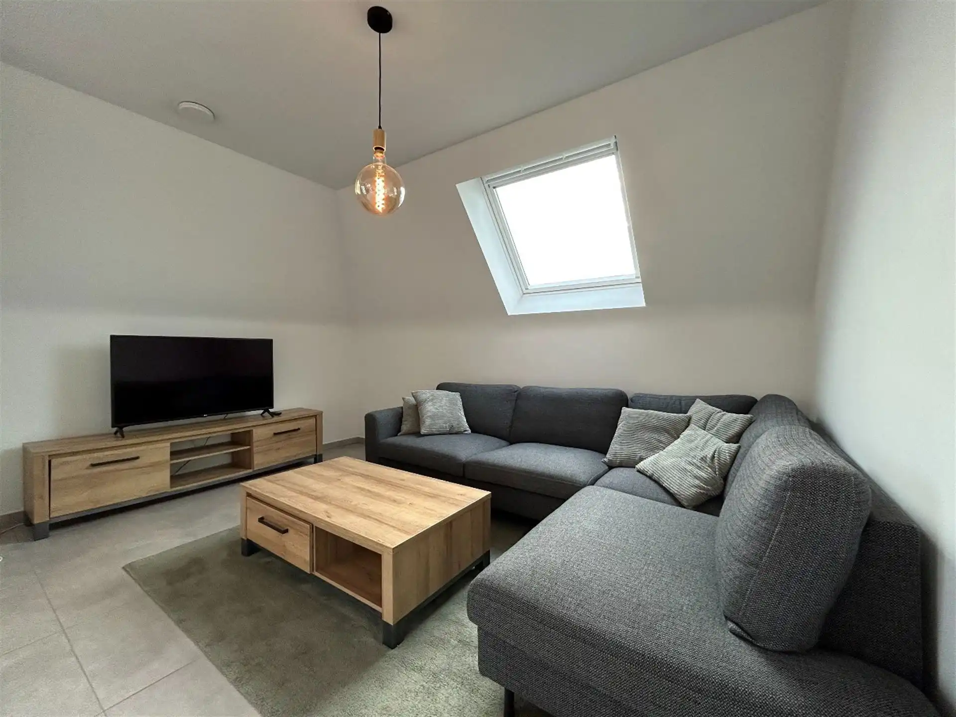 Instapklaar duplexappartement met 1 slpk en autostaanplaats! foto 2
