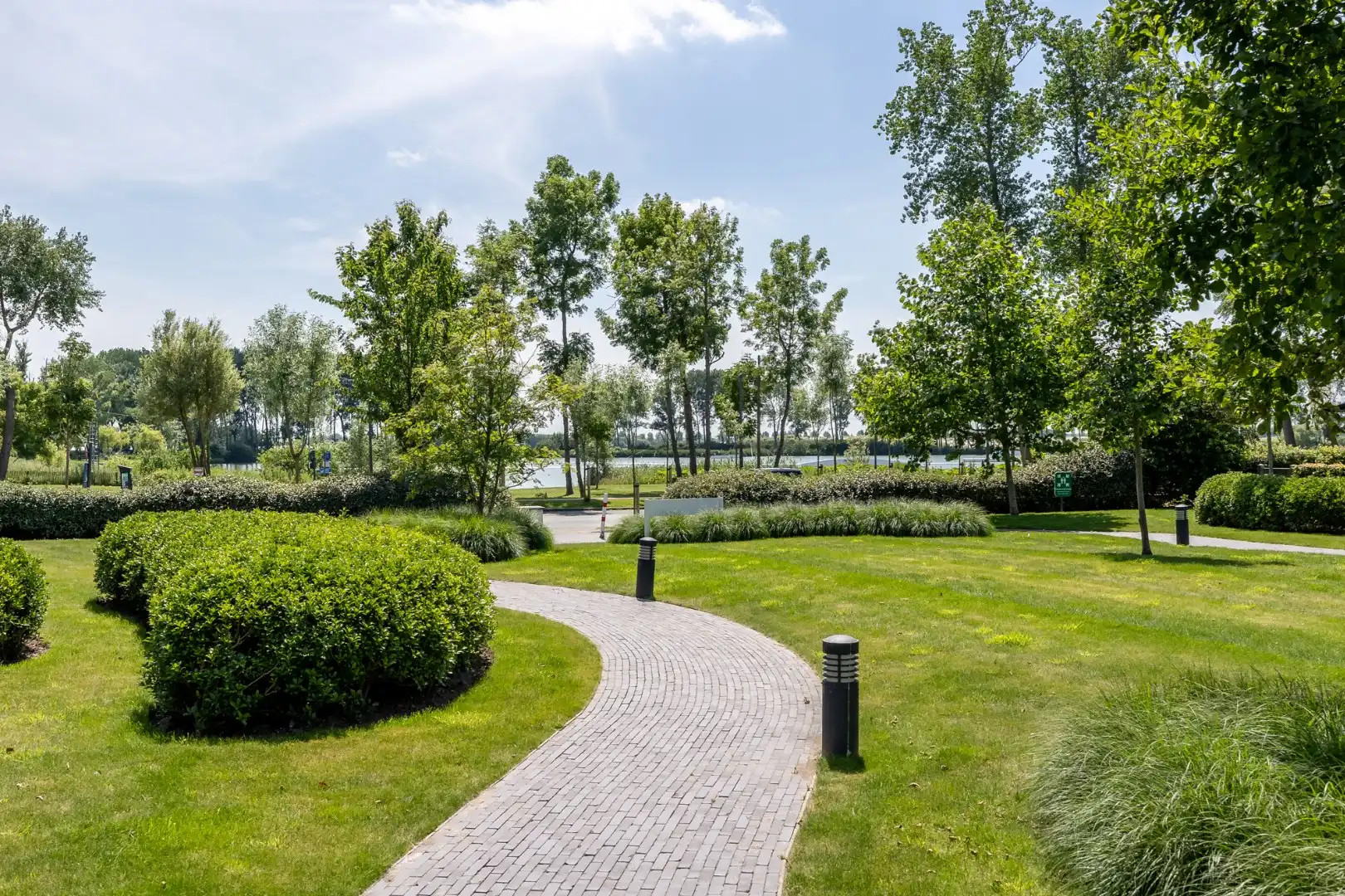 Zonnig tuinappartement aan het meer van Duinenwater  foto 14