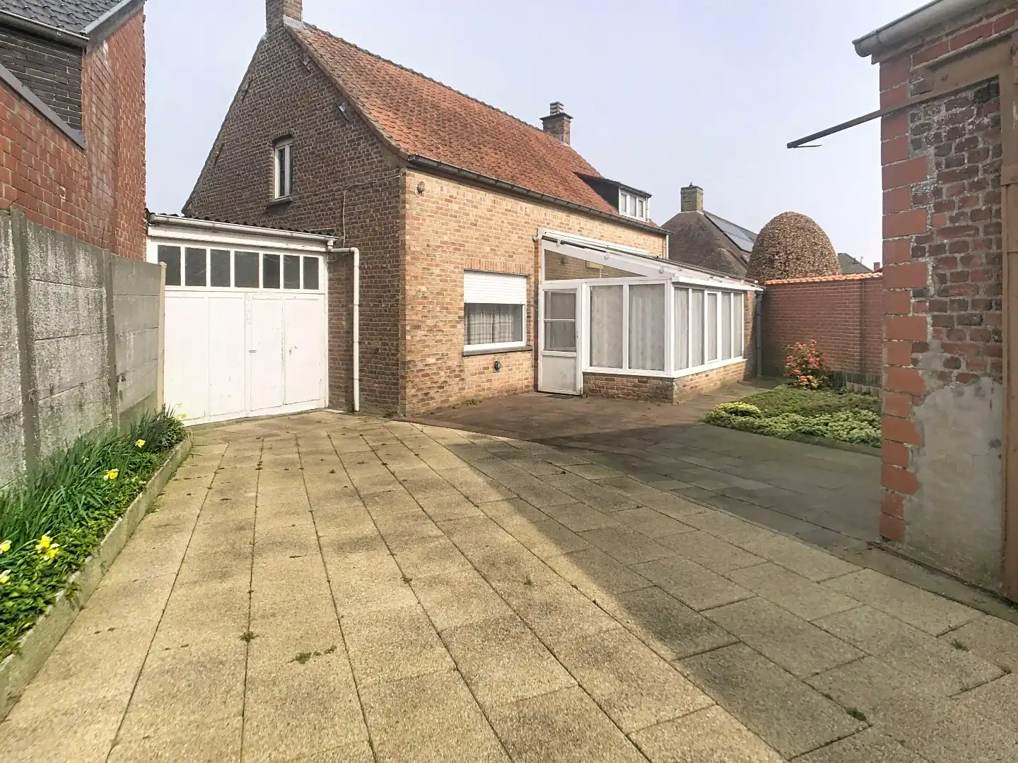 Woning met 2 slaapkamers, garage , berging en grote tuin  foto 6