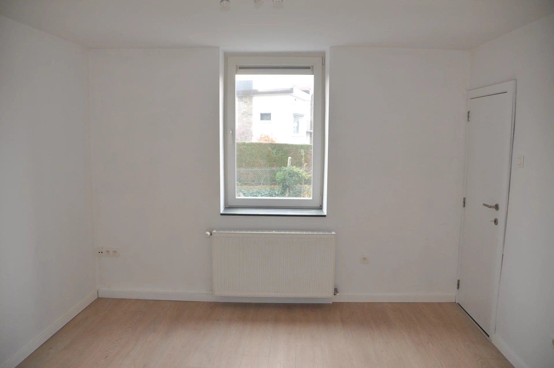 LANDELIJKE EN GEZELLIGE WONING MET 3 SLPK EN LEUKE ONDERHOUDSVRIENDELIJKE TUIN/TERRAS IN BILZEN (WALTWILDER) foto 13