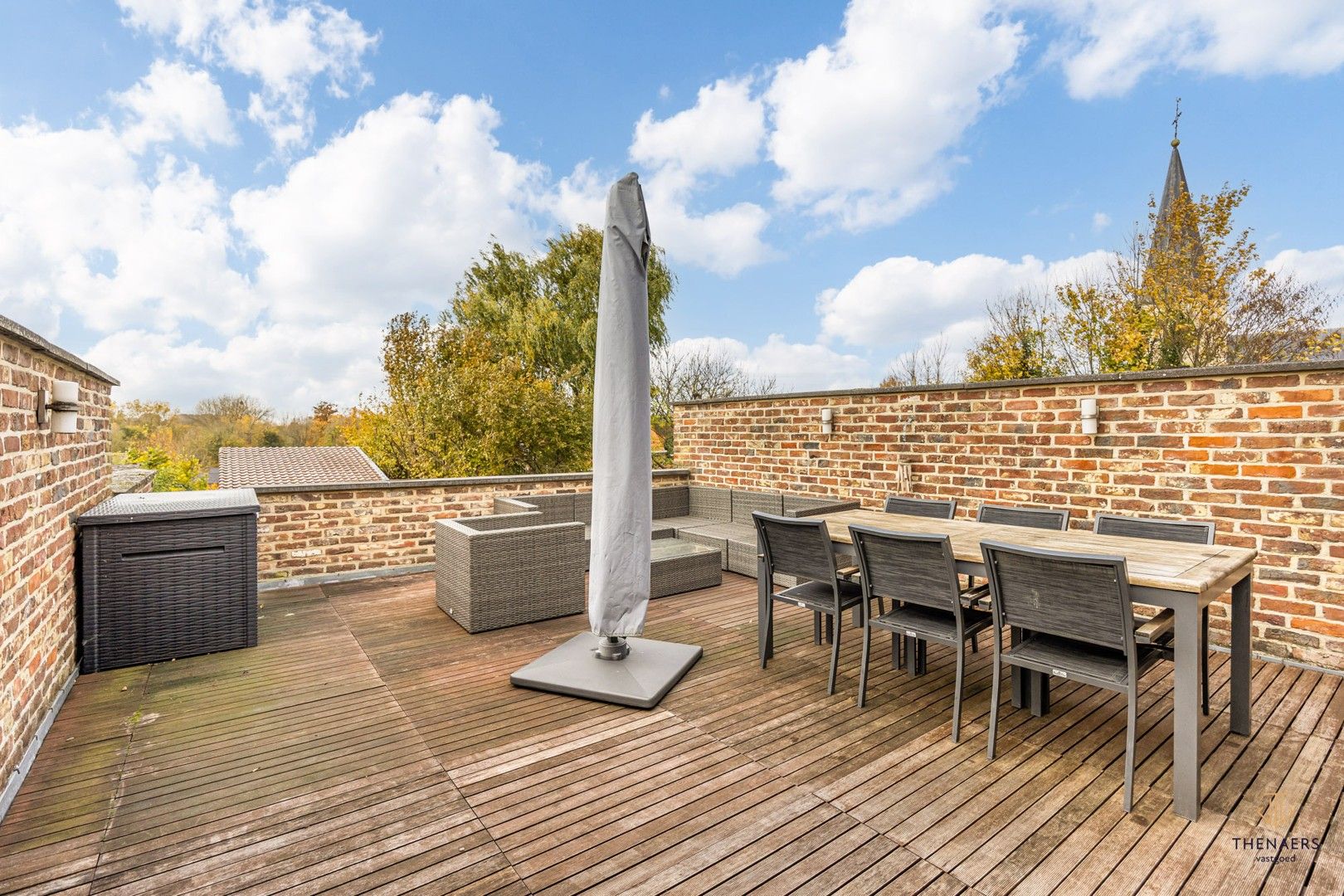 Bel-etage met polyvalente ruimte, garage en grote terrassen. foto 10