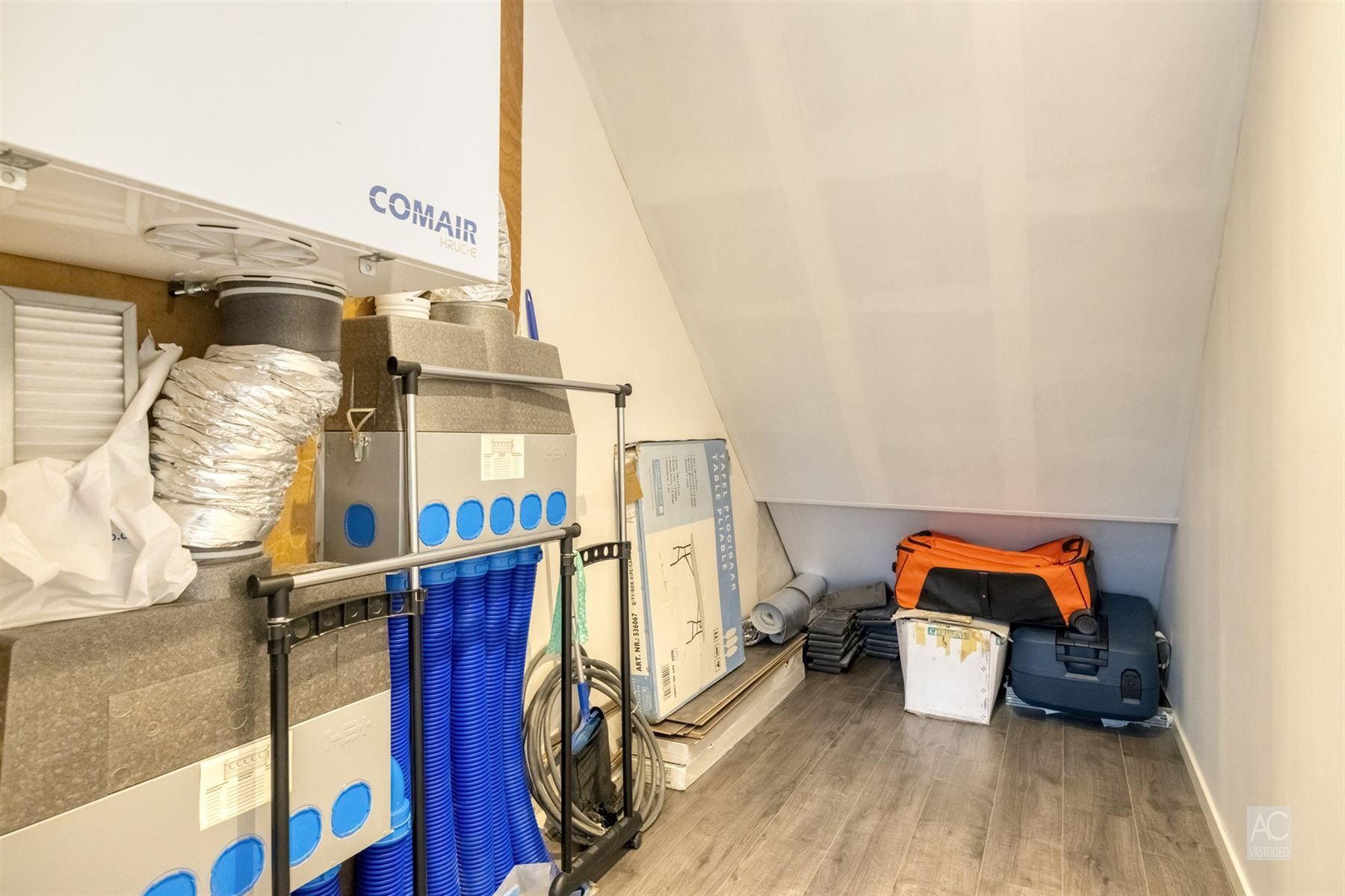 Recente halfopen bebouwing met 3 slaapkamers en garage foto 22