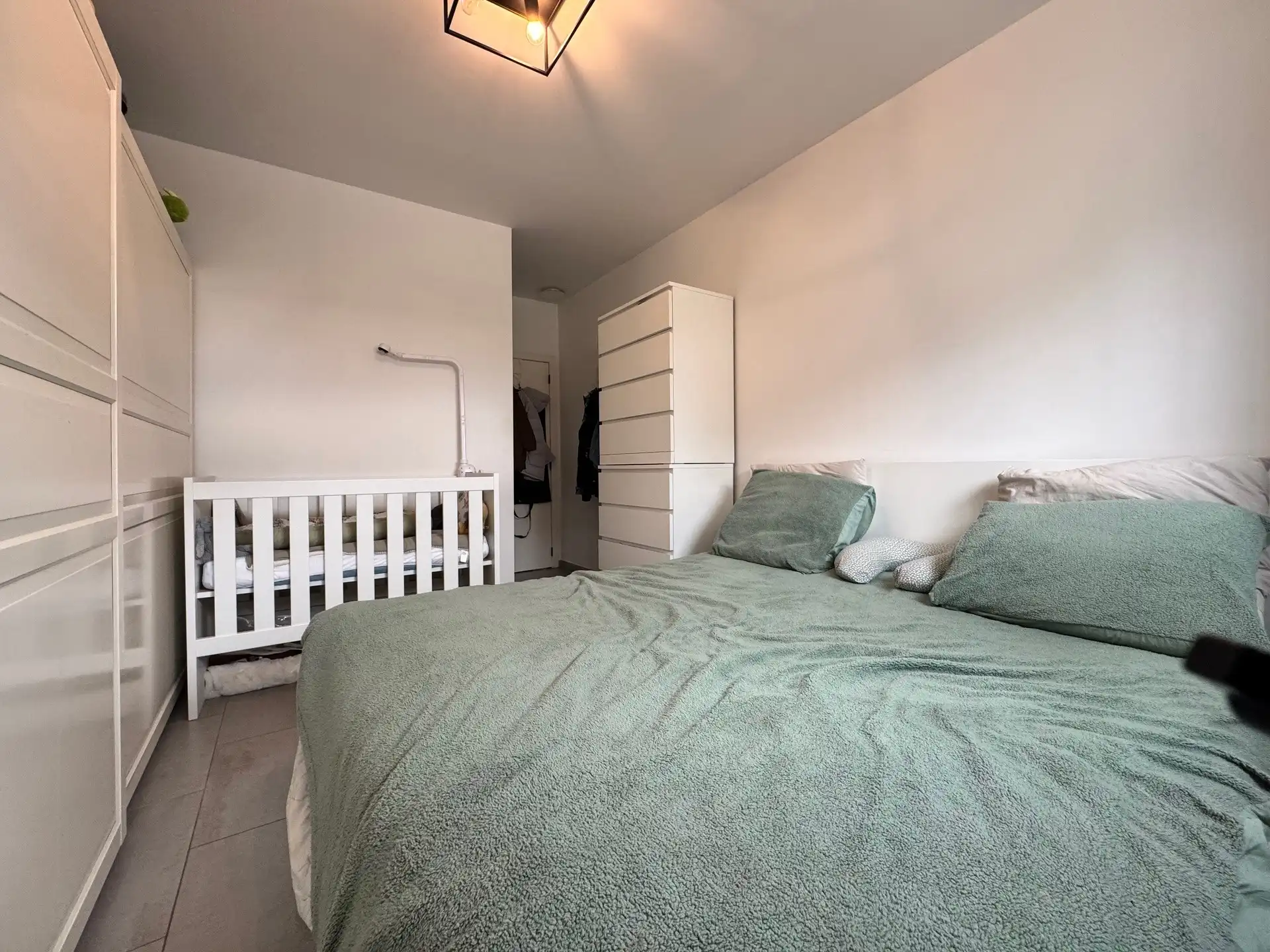 Prachtig gelijkvloers appartement met twee slaapkamers, tuin en garage foto 10