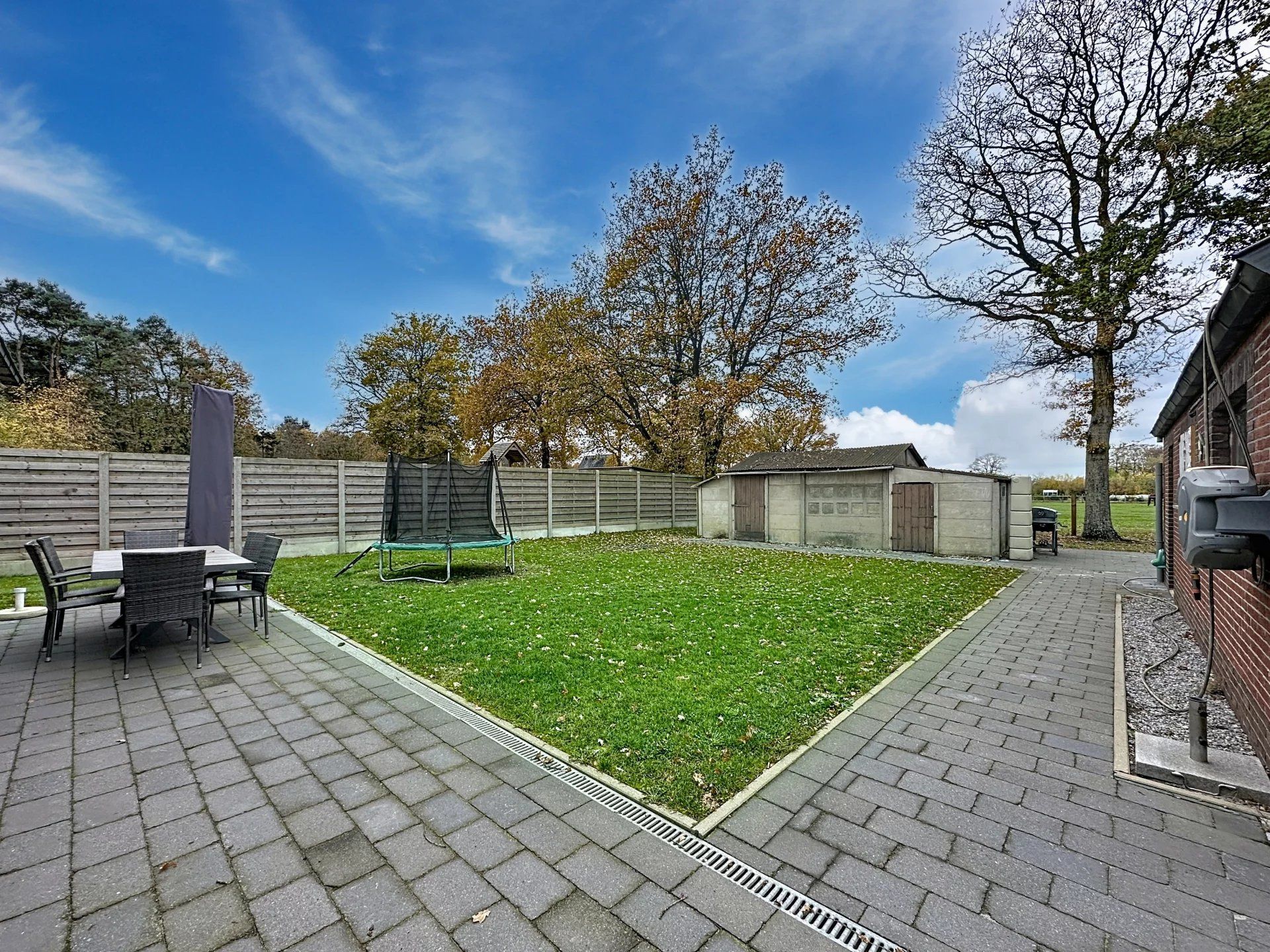 Op te frissen woning met 3 slaapkamers, op een groot perceel, eventueel 2 bouwplaatsen foto 28