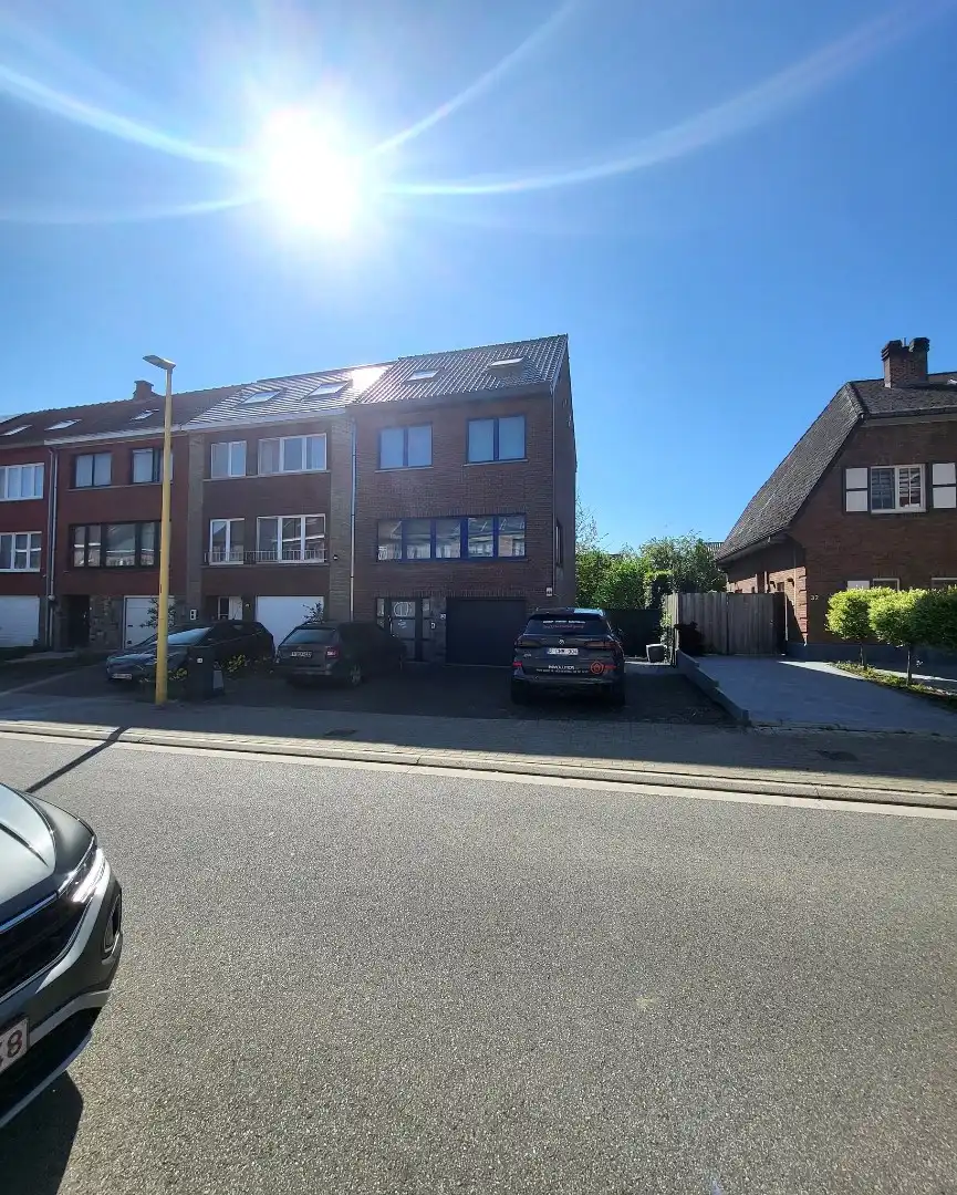 Ruime halfopen bel-etage woning met 4 slaapkamers en garage foto 28