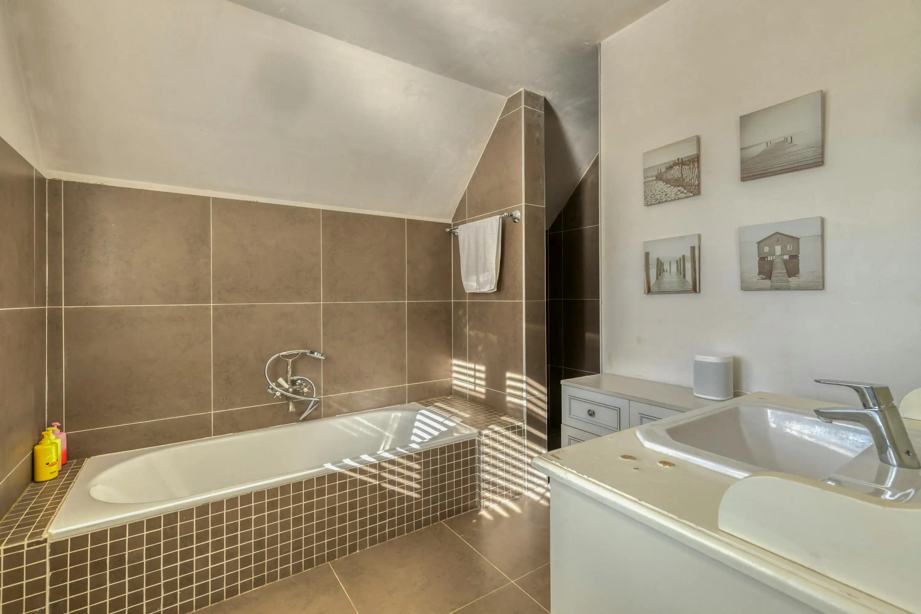 Instapklaar huis met 5 slaapkamers & 2 badkamers in Oostkamp foto 21