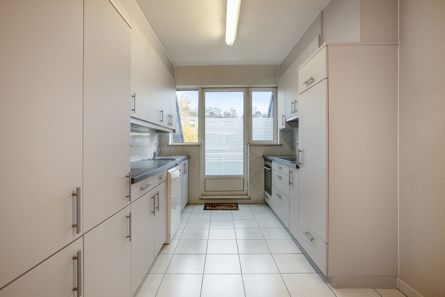 RUIM EN LICHT APPARTEMENT MET 3 SLPKS, TERRASSEN EN GARAGE IN HET HARTJE VAN LUMMEN! foto 9