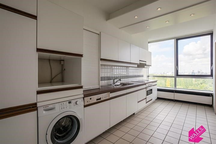 Vernieuwd en instapklaar appartement (130 m²) op de 12de verdieping van Residentie 'Panorama Tower'! foto 8