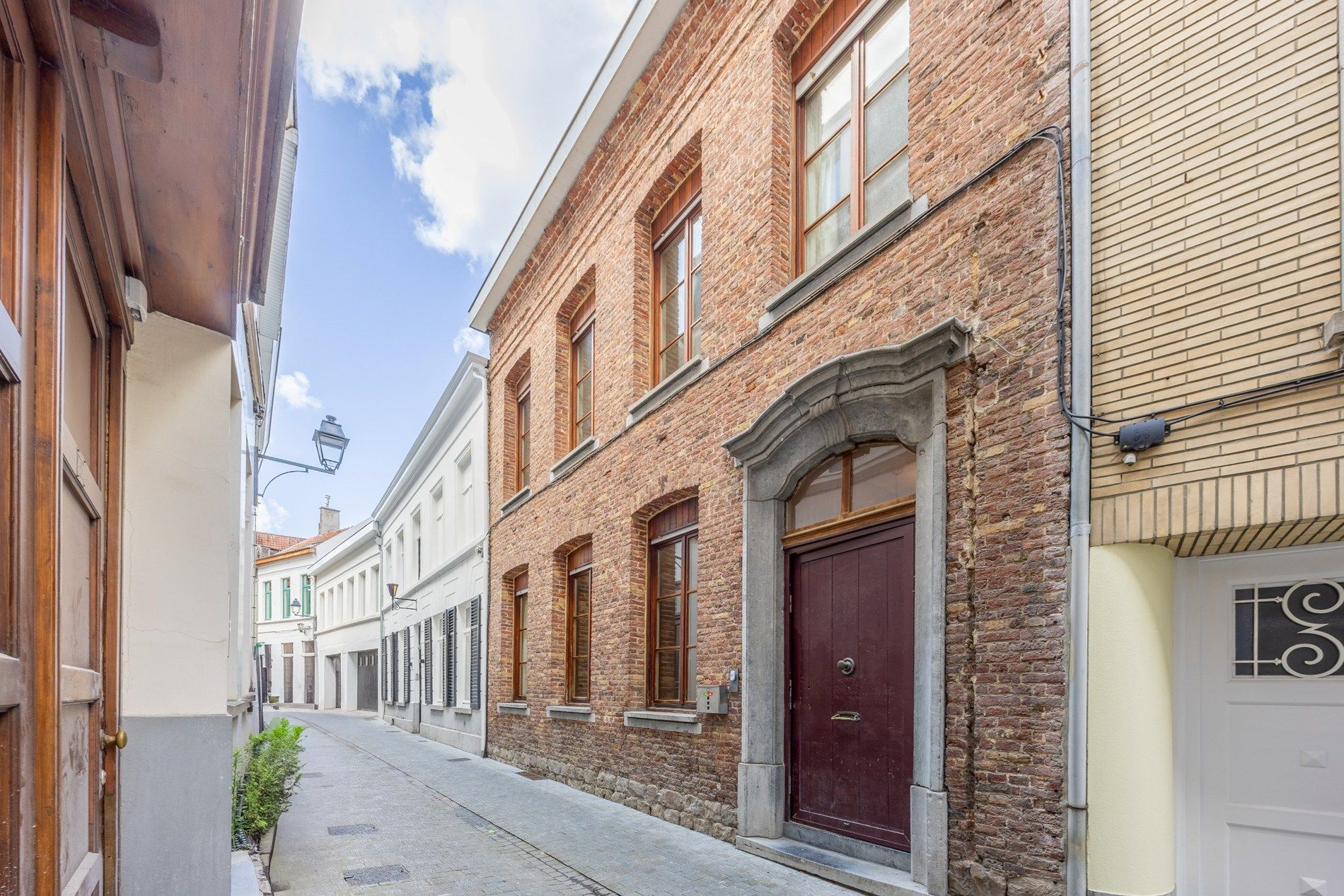 UITZONDERLIJKE WONING OP CENTRALE LIGGING foto {{pictureIndex}}