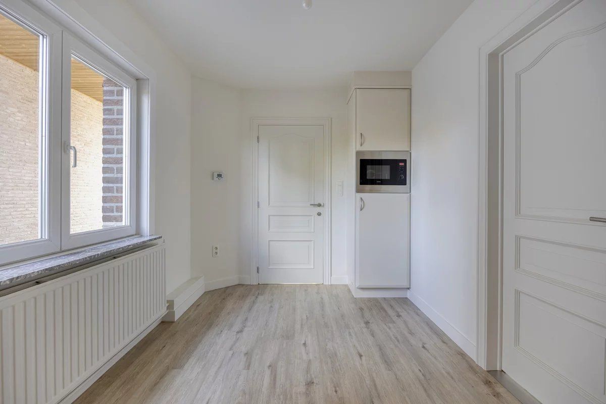 GERENOVEERDE INSTAPKLARE WONING MET 3 SLPK'S IN KESSELT (LANAKEN) foto 11