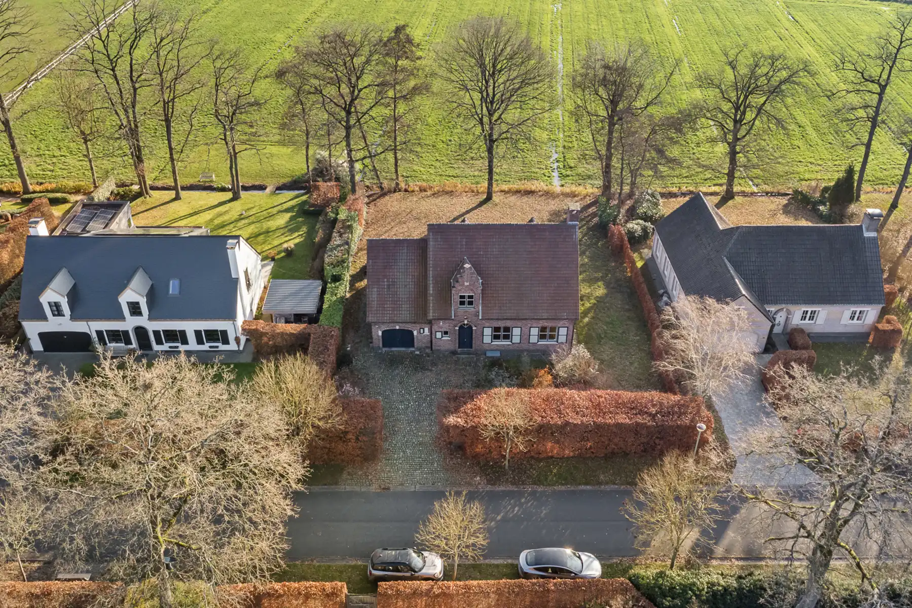 Te renoveren villa op ca.1005 m² met uniek vrij uitzicht foto 25