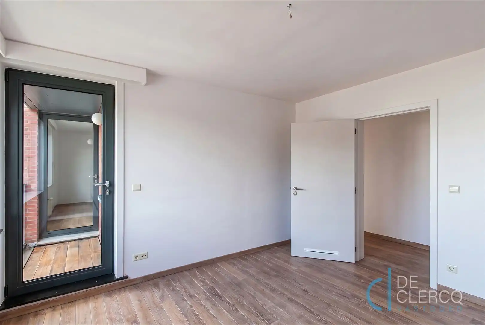 Prachtig ruim appartement te huur in hartje Lochristi! foto 9
