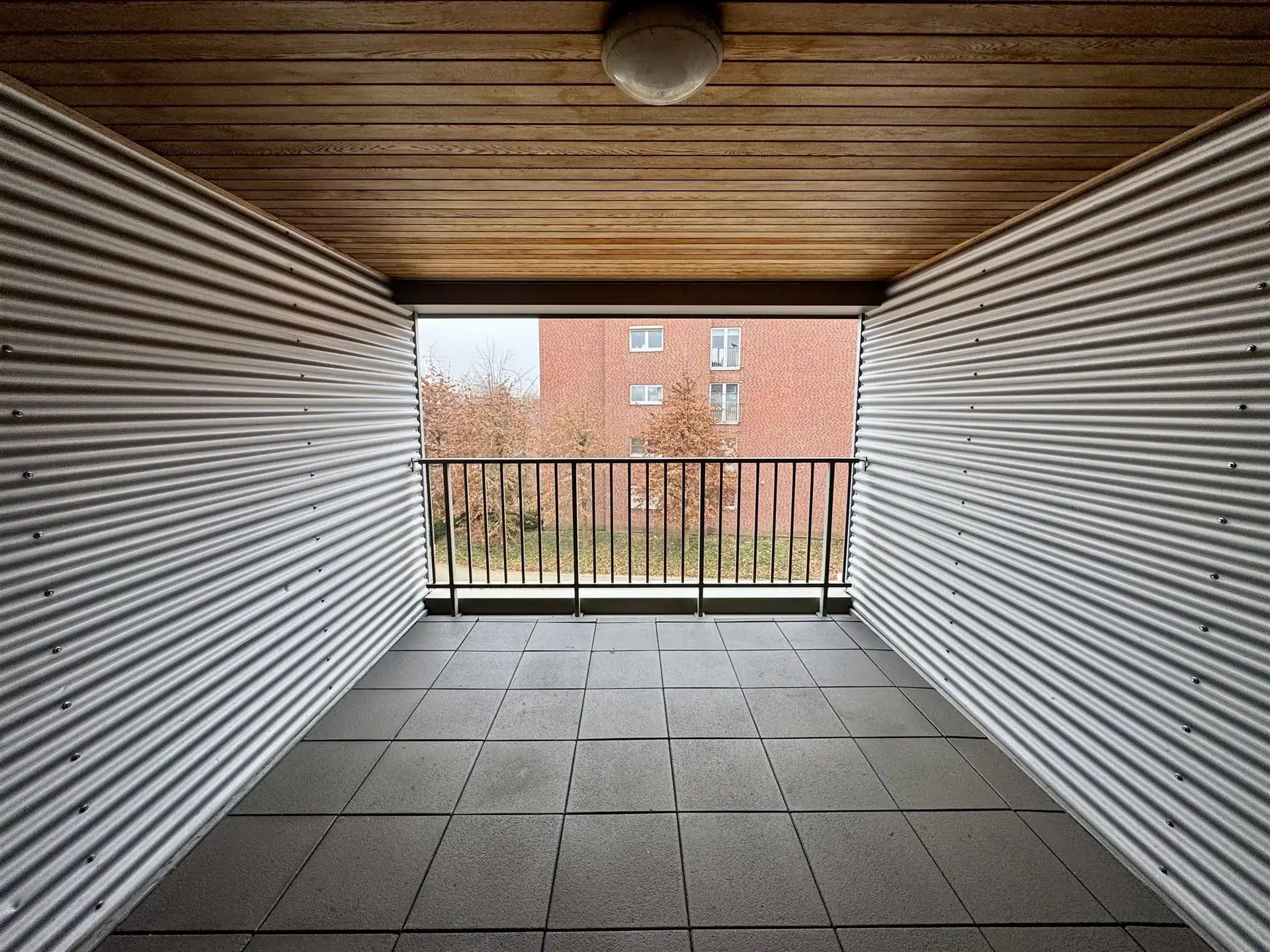 Ruim appartement met 2 slaapkamers en groot terras foto 9