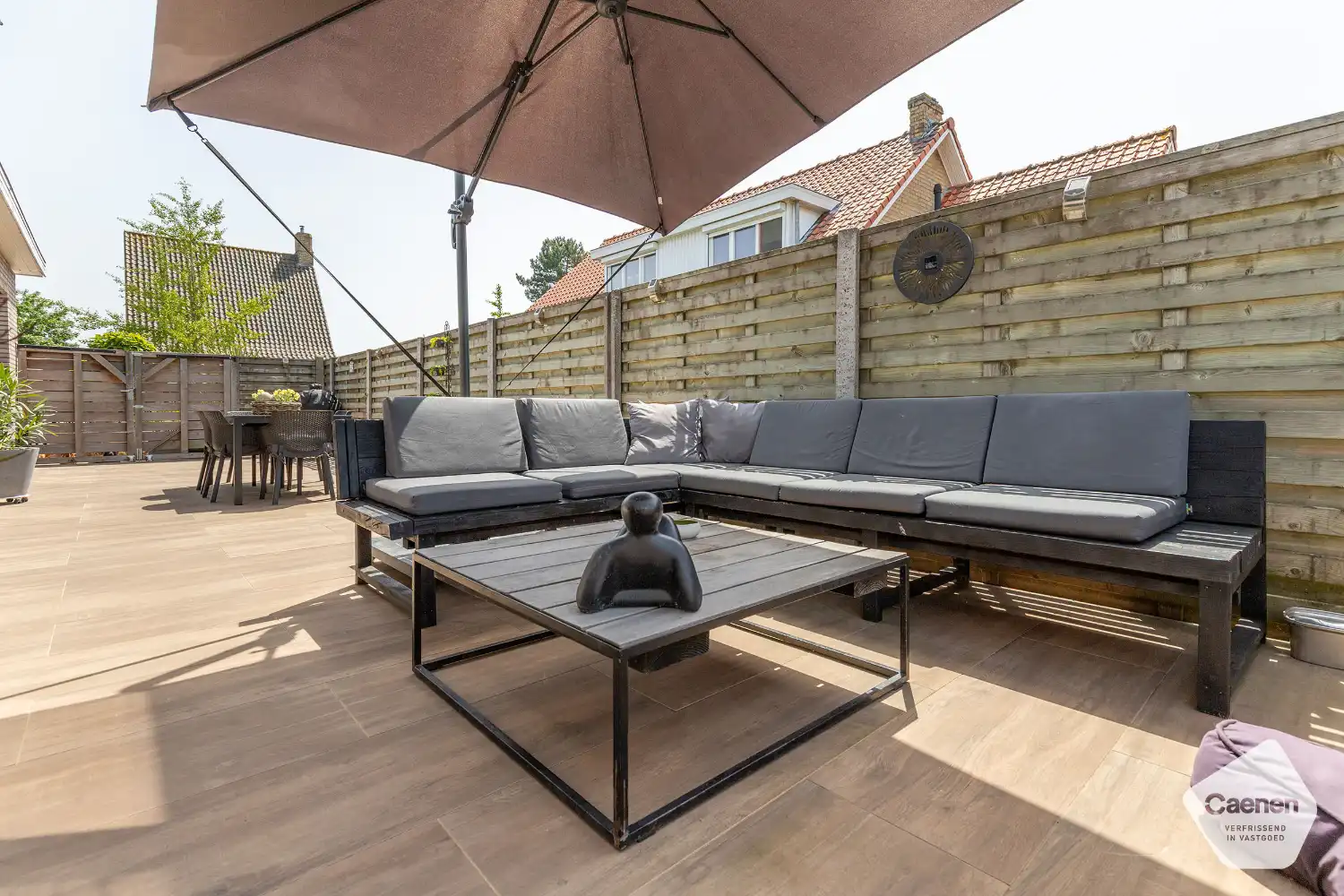 Moderne bungalow met 3 slaapkamers, aangelegde tuin en zwembad. foto 18