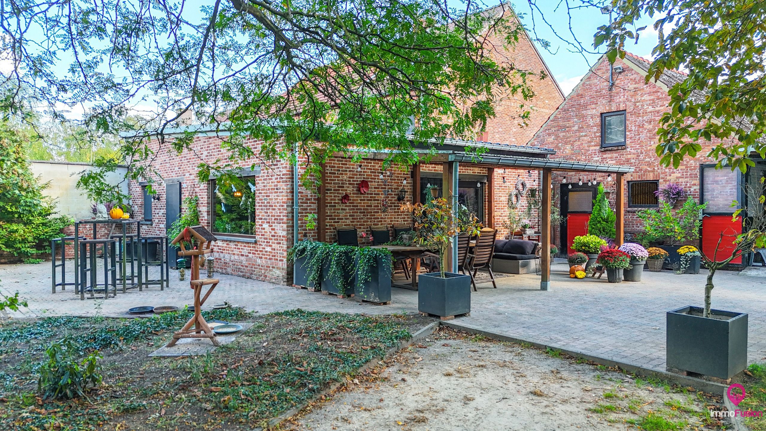 Idyllische woning met 2 slaapkamers, weide en stallen! foto 50